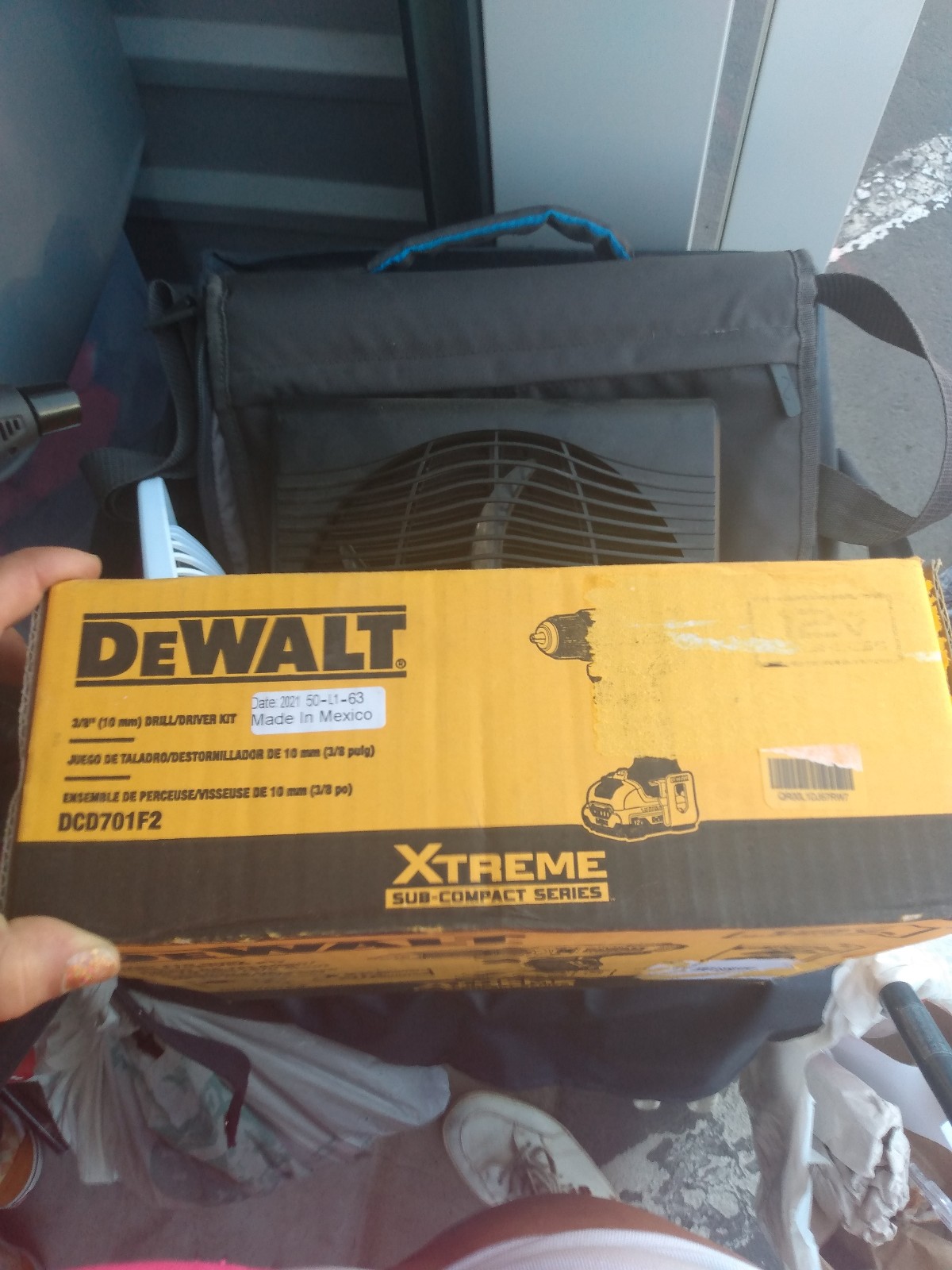 DeWALT 12V max brushless 3/8 drill/driver kit DCD701F2