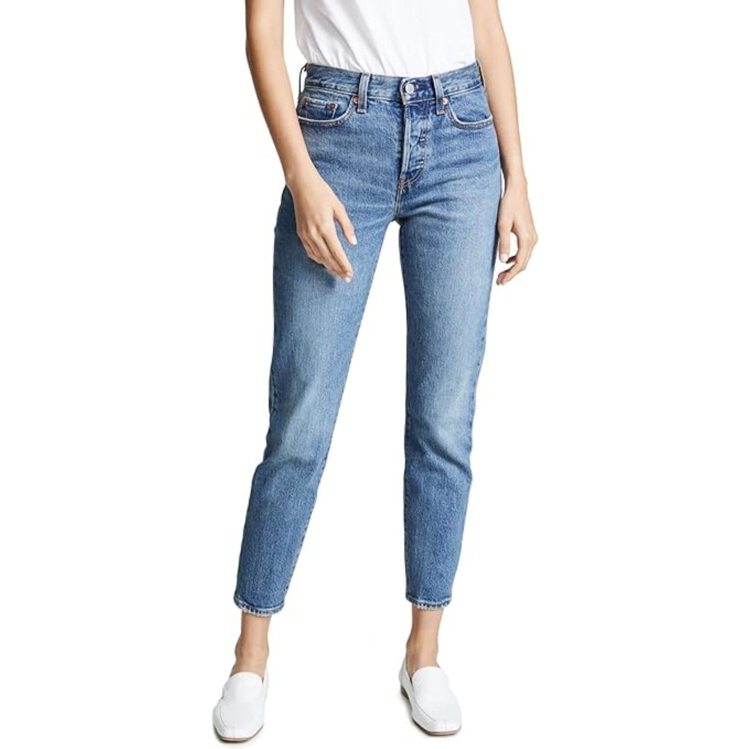 NWT Levi's Premium Wedgie Jeans, Medium Blue Wash, Size 32