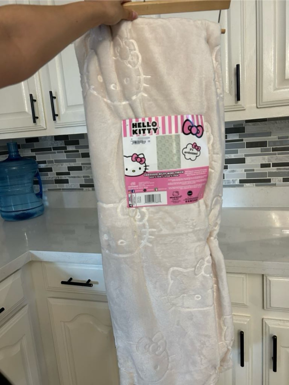 Embossed milky mink Hello kitty throw