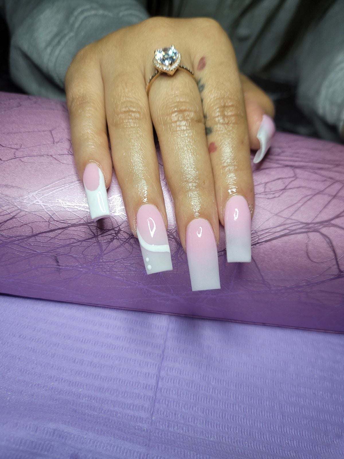Pink x White Ombre Acrylic Press on Nails