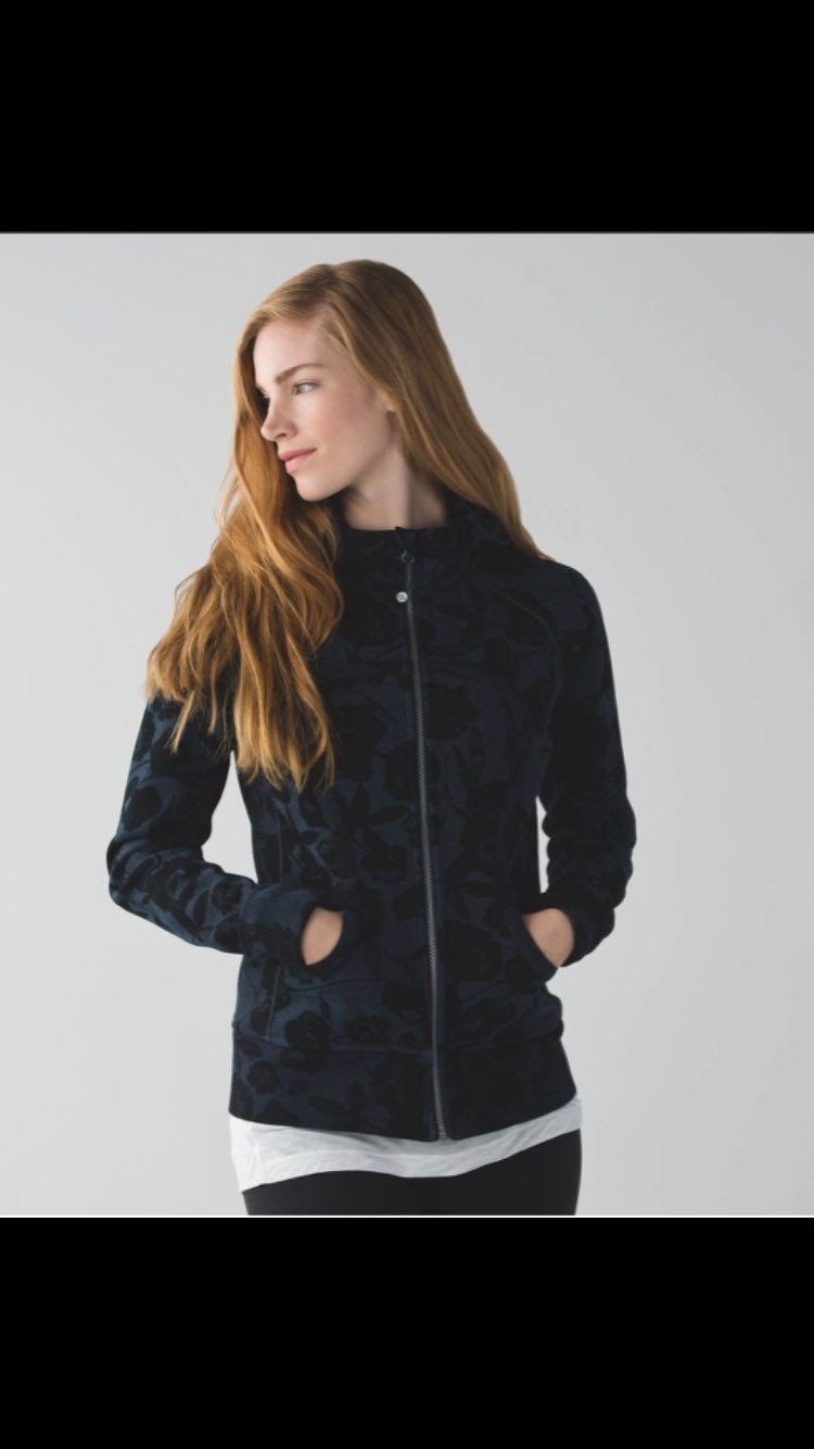 NWOT Lululemon scuba hoodie Size 4