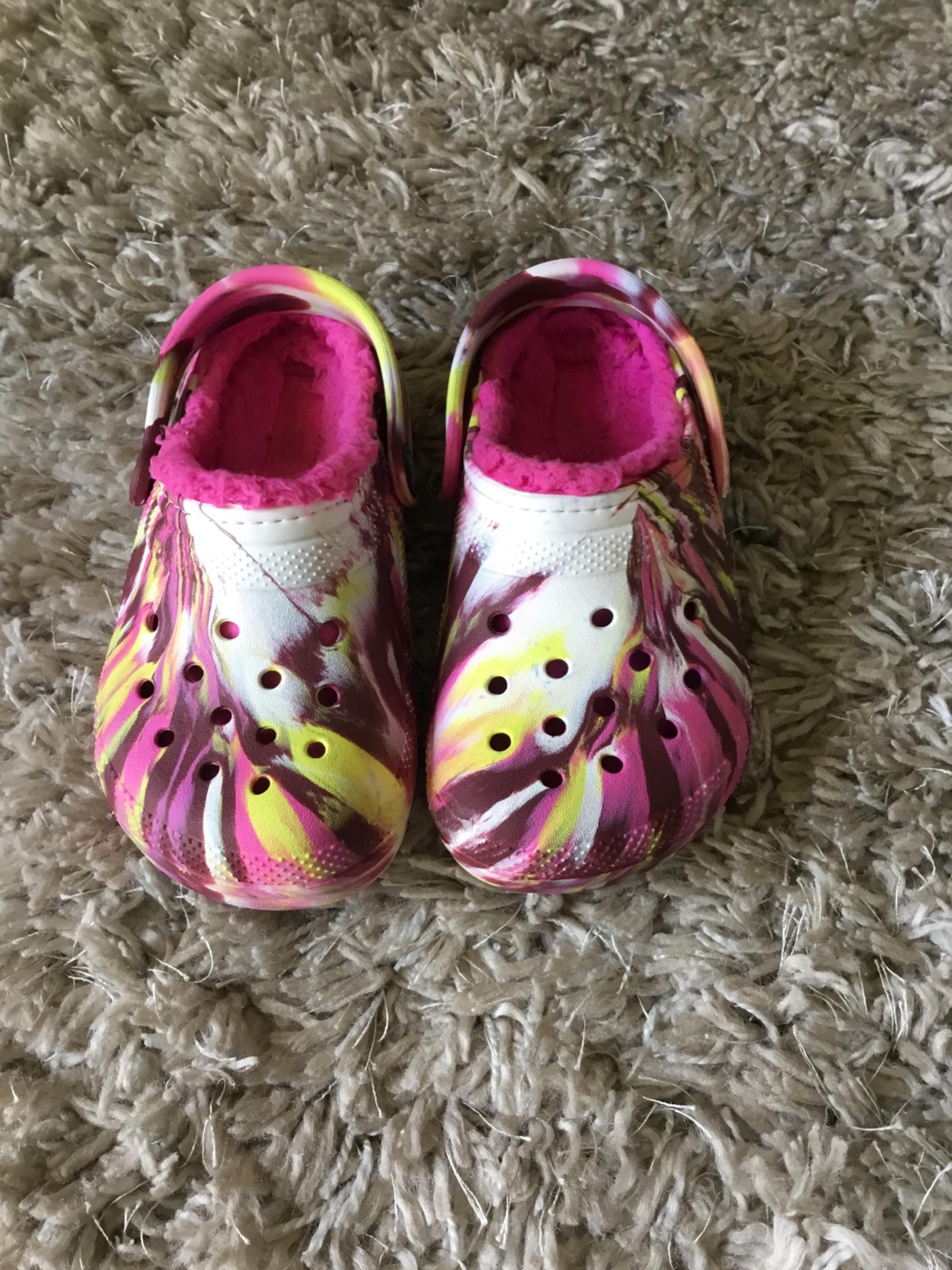Crocs fuzzy size 10C
