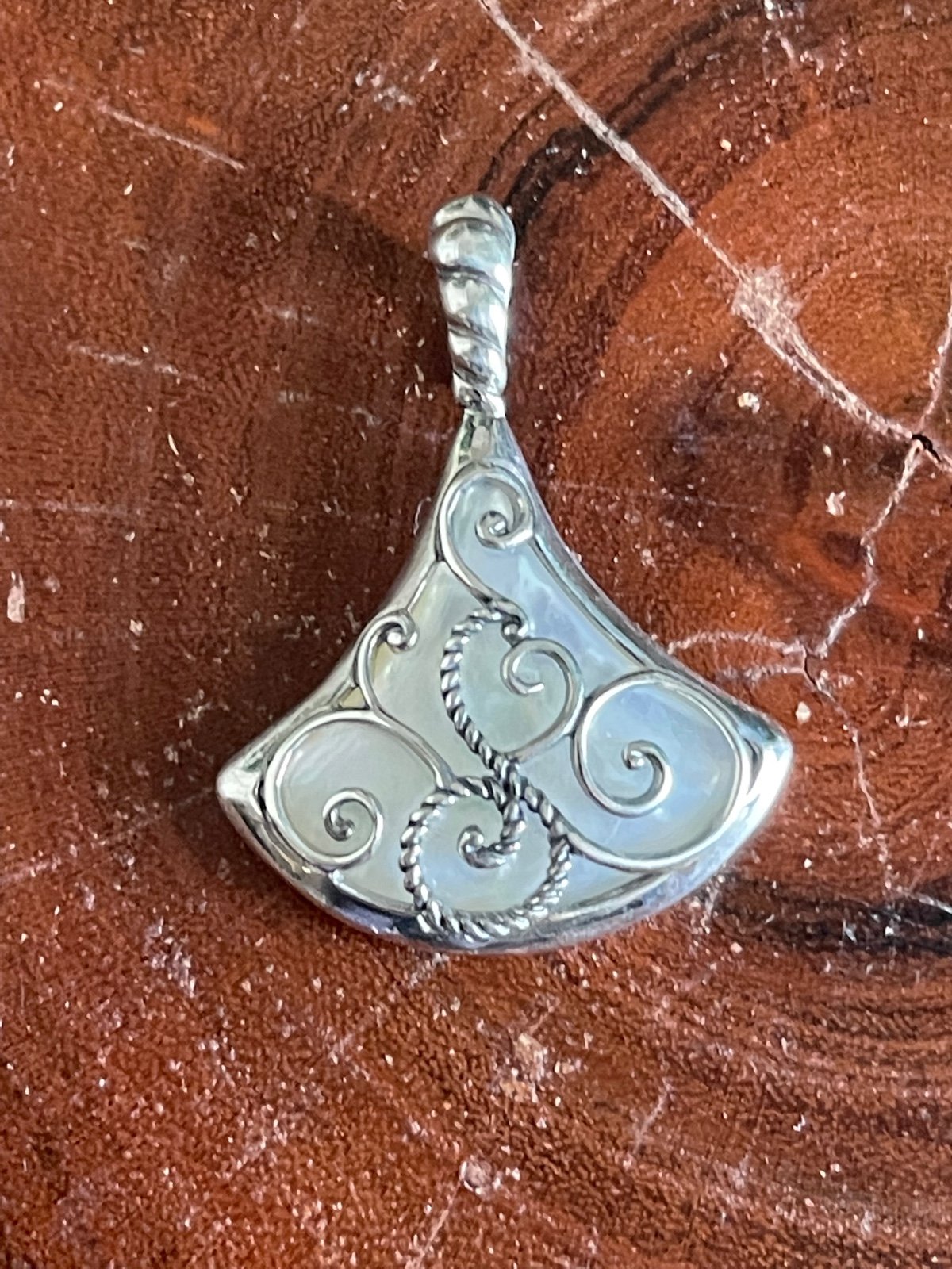 Carolyn Pollack mother of pearl fan shaped pendant