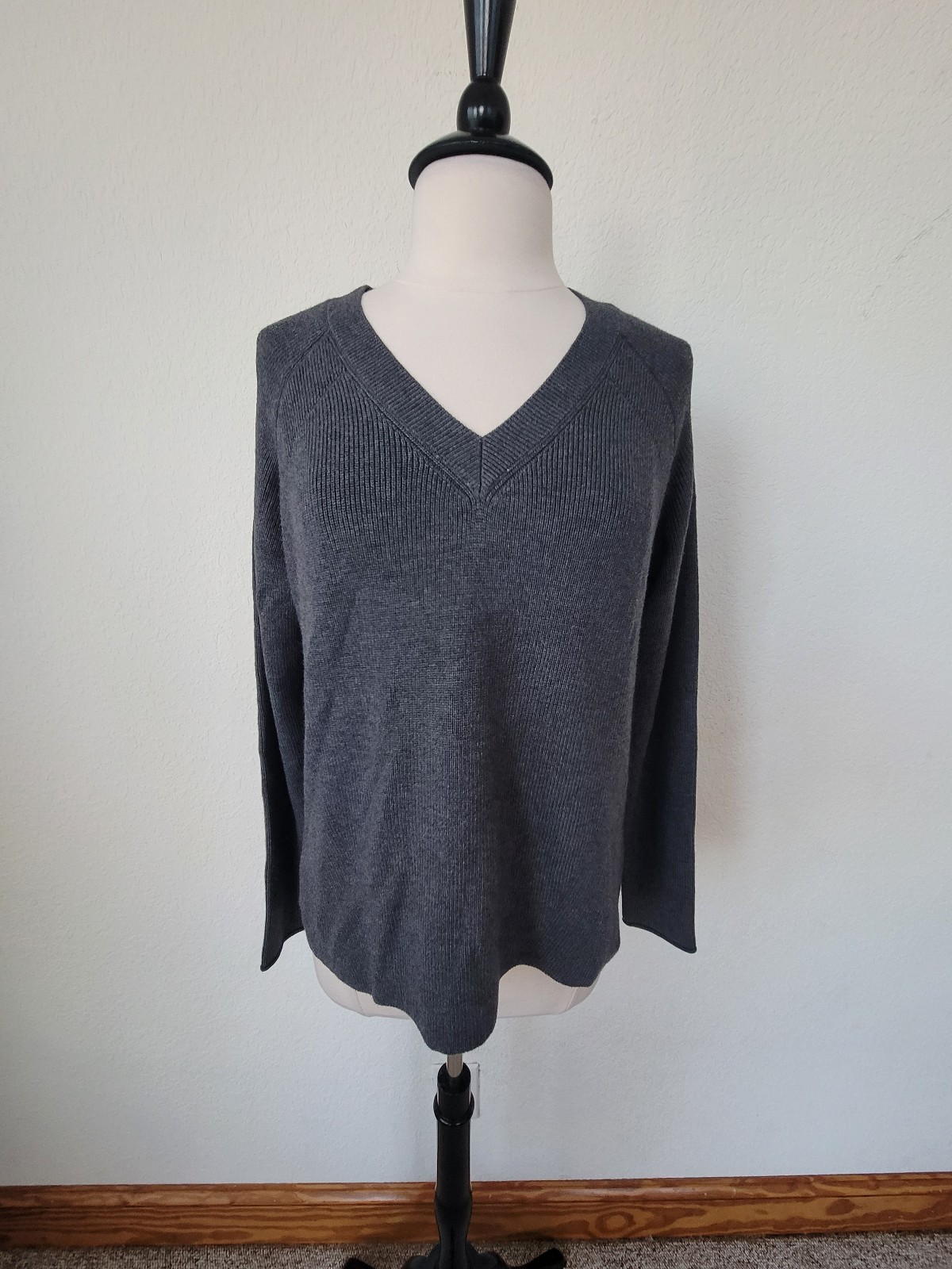 Elliott Lauren V Neck Gray Pullover Sweater