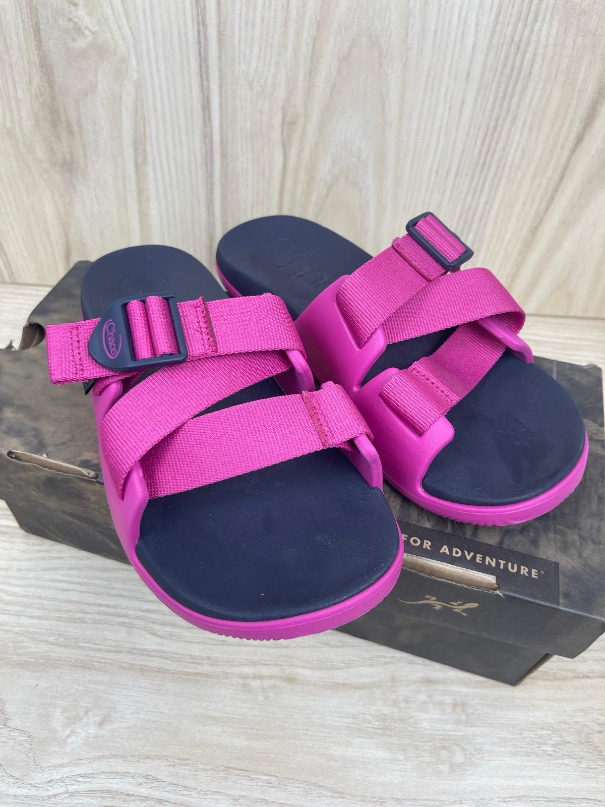 Chacos Chillos Slide Sandals Magenta Sz 7 NIB