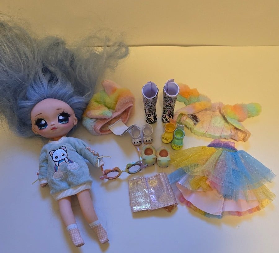 Na Na Na Suprise Case, with Doll and Accessories