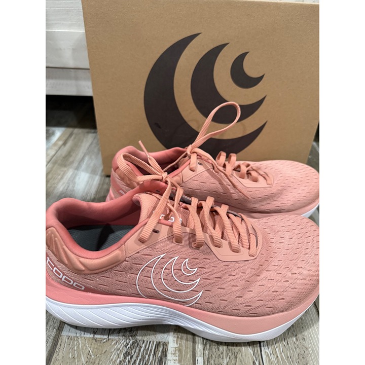Topo Athletic Womens Atmos Running Shoes Dusty Rose/White 9.5 USA Lightweight