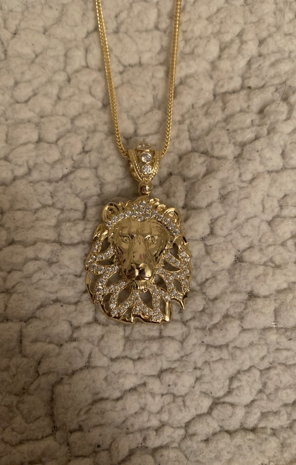 Gold chain with gold lion pendant 10K