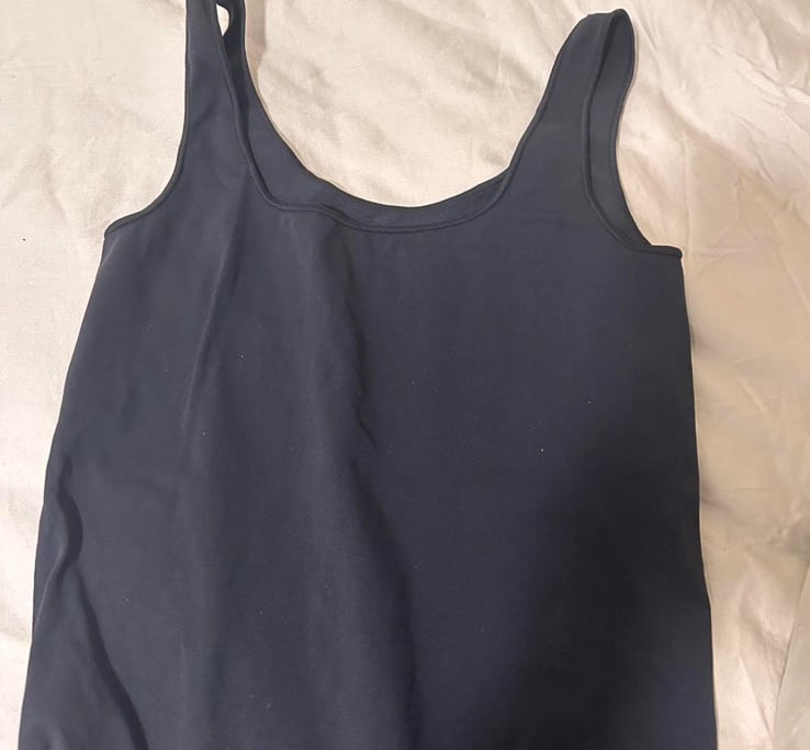 S/M ESSENTIAL SCOOP NECK BODYSUIT