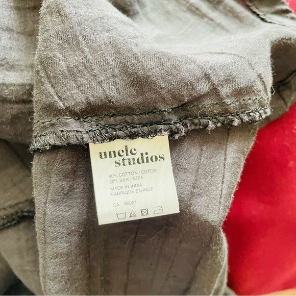 Uncle Studios SMALL black silk blend long sleeve tunic - detail