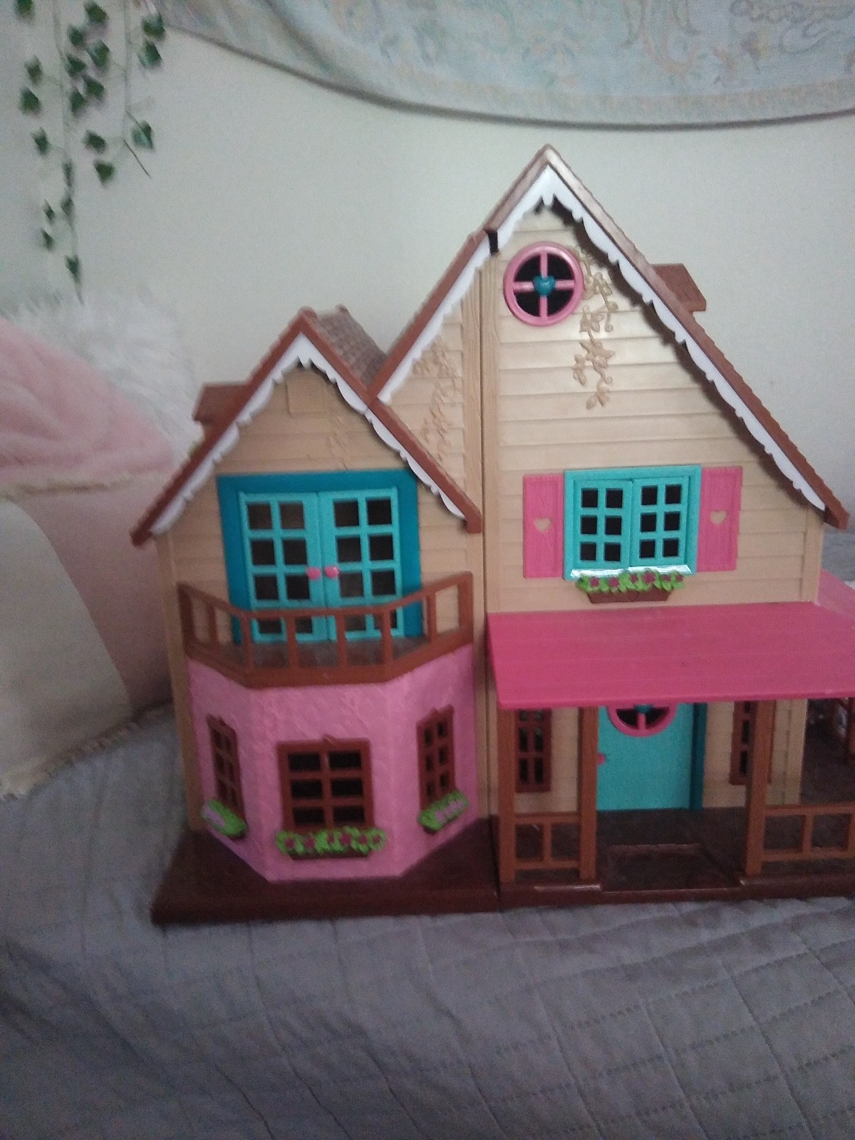 dollhouse