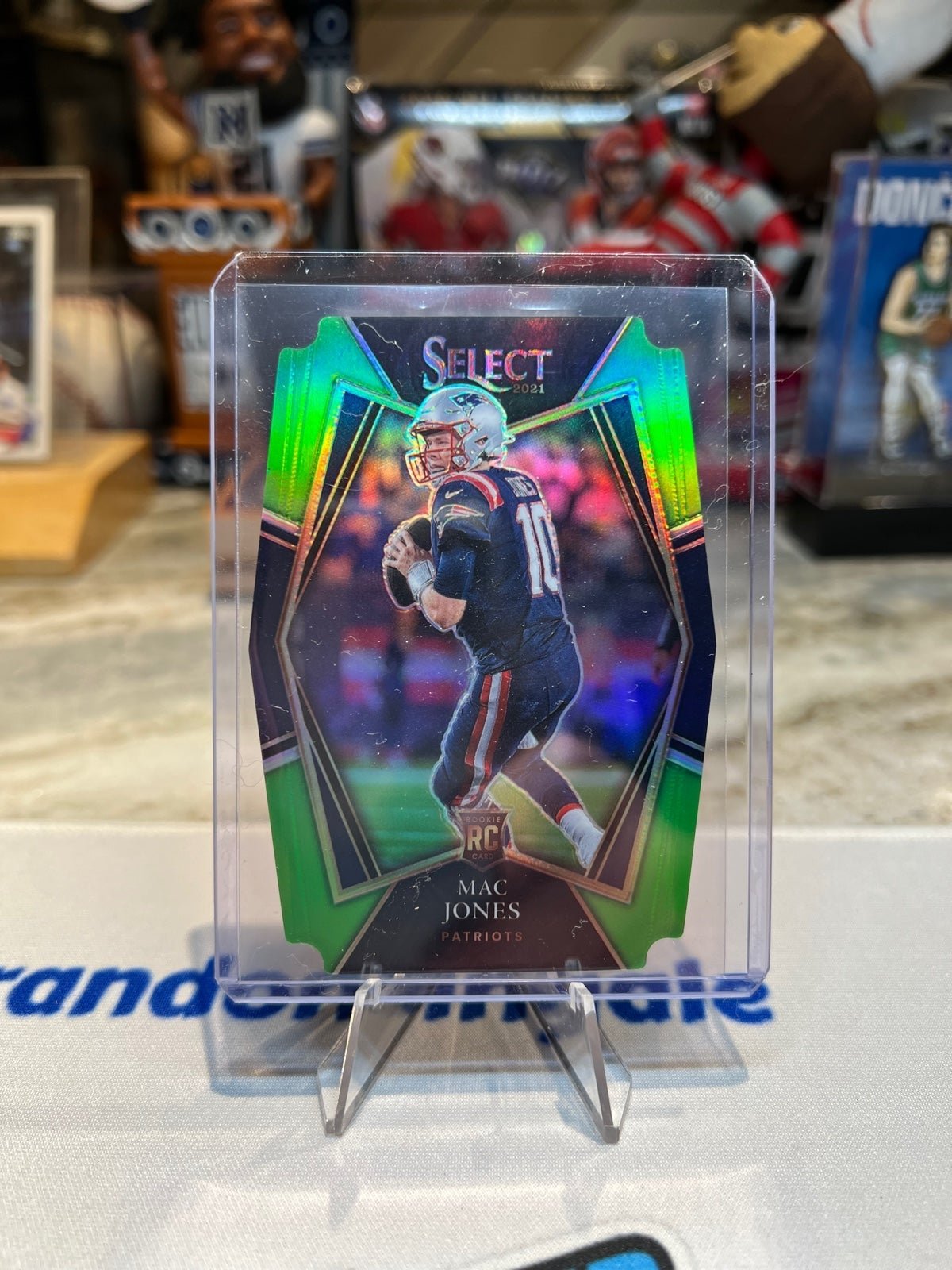 Mac Jones 2021 Select Football Premier Level Neon Green PRIZM RC /349 PATRIOTS!!