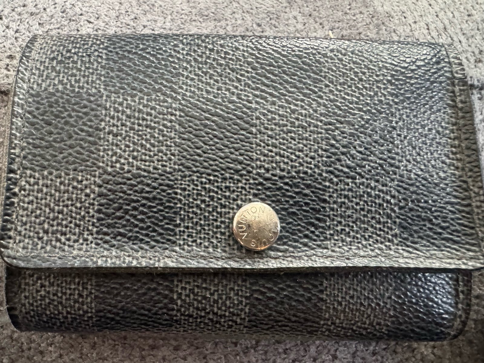 LV key holder