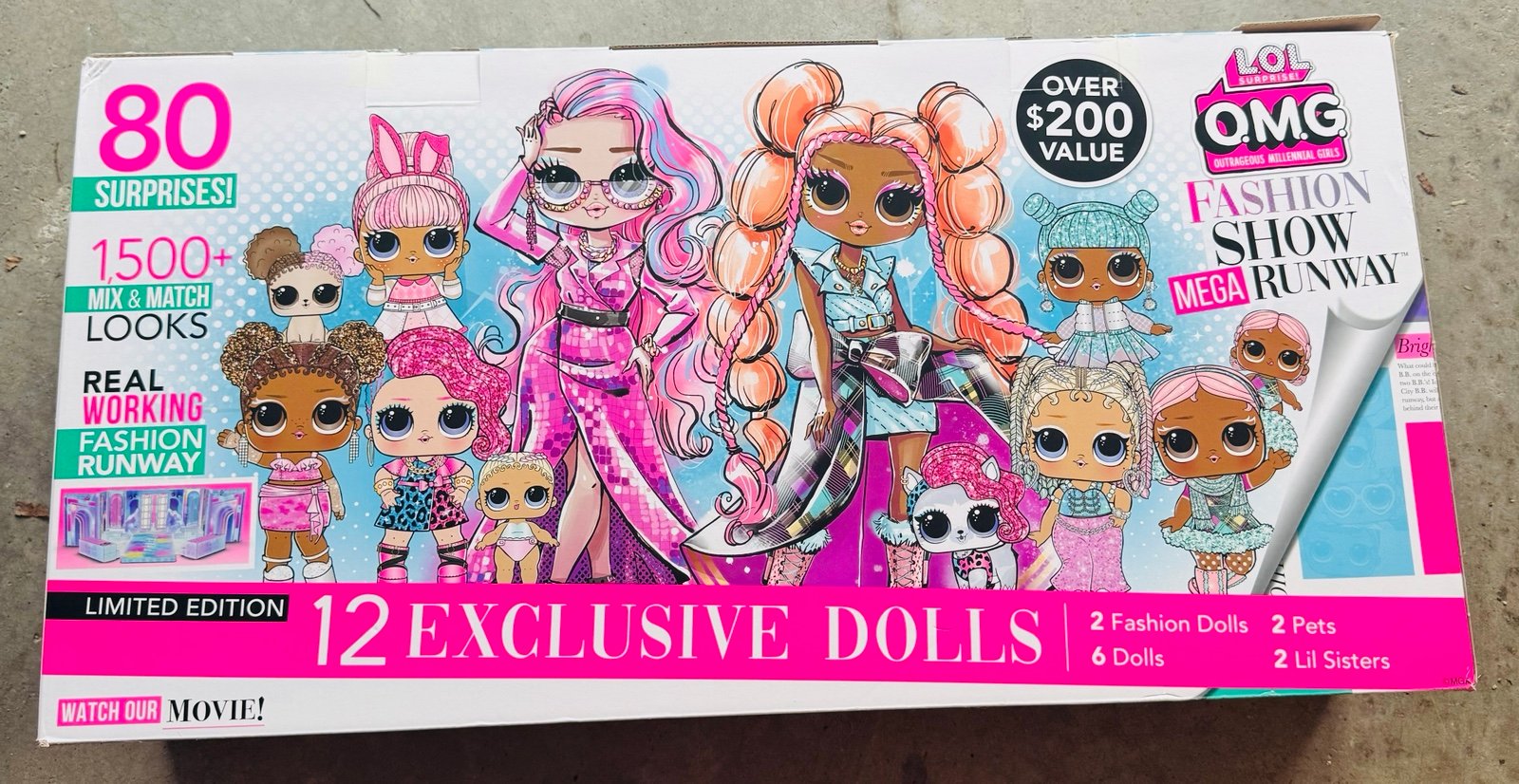 L.O.L. Surprise! Fashion Show Mega Runway Playset