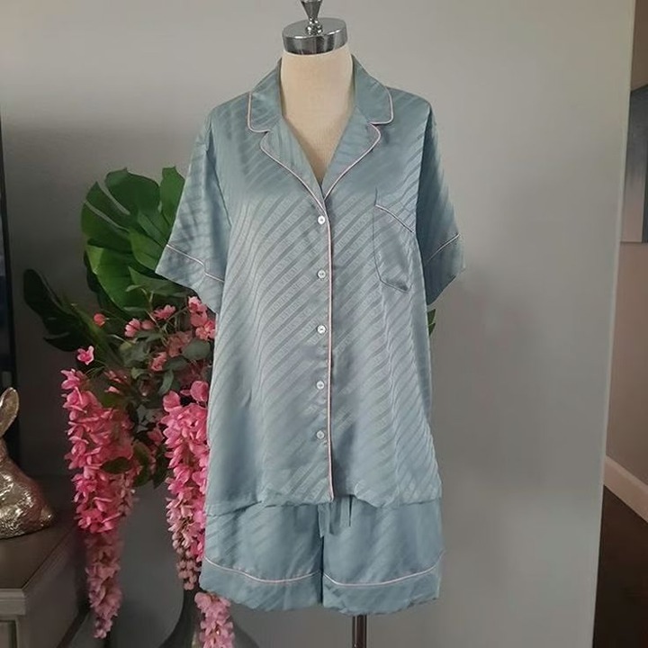 NEW LARGE Victoria's Secret Satin Short Pajama Set in green