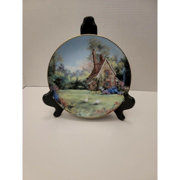 Marty Bells The Gameskeeper Cottage collectors plate Rimmed w/23kt yellow gold