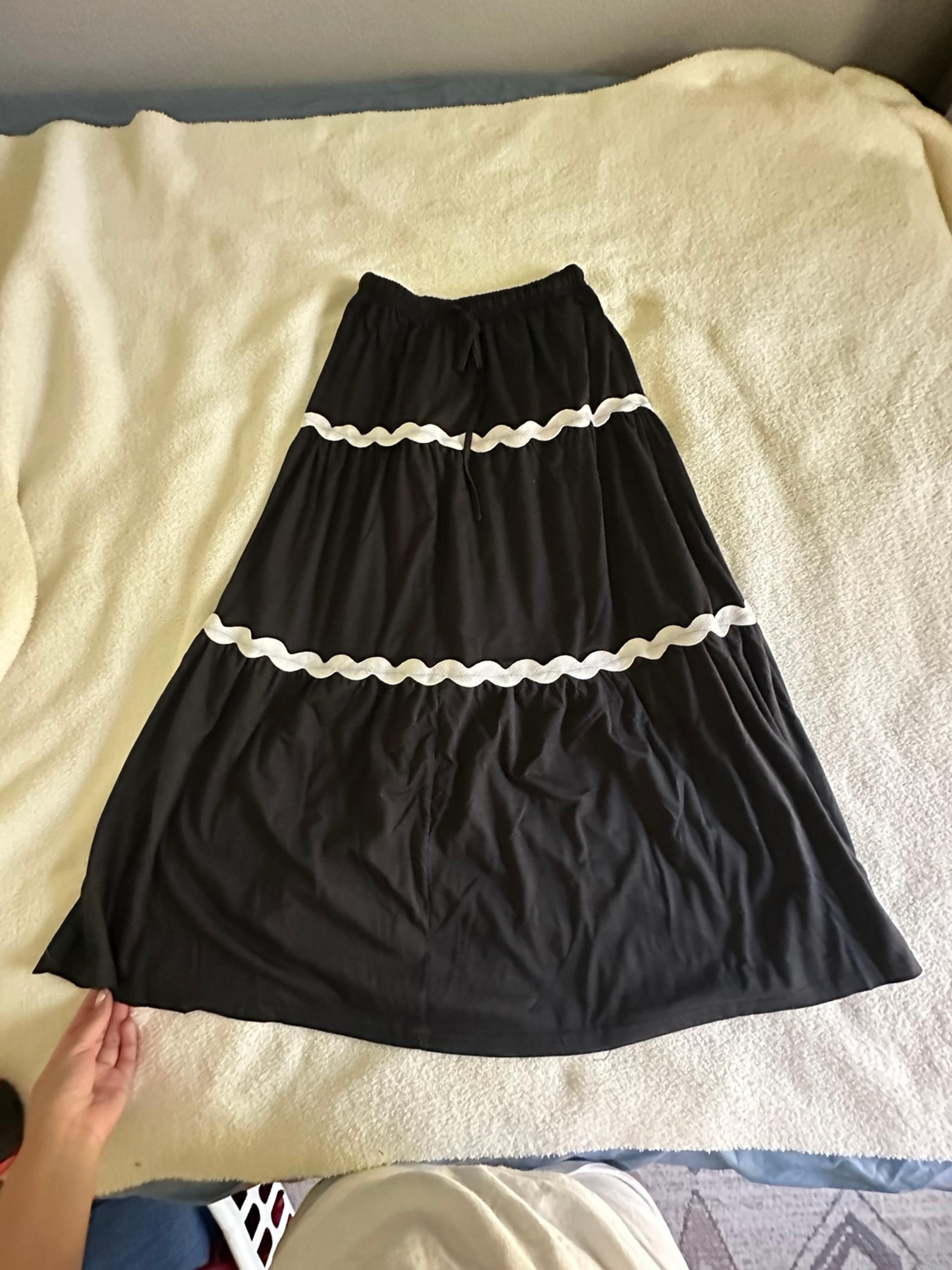 Womens Black and White Boho Maxi Skirts Colorblock Wave Striped Elastic High Wai