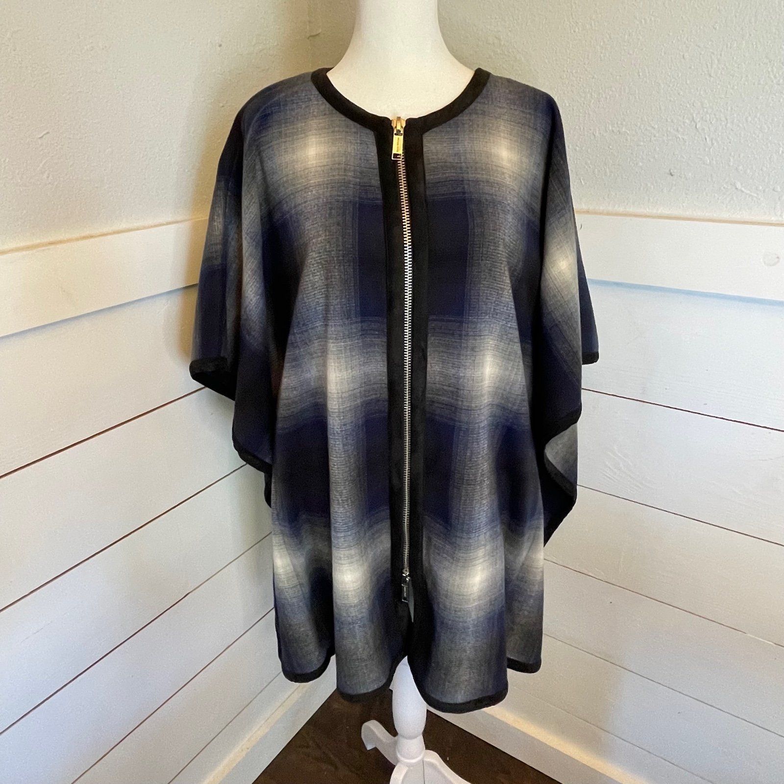 Michael Michael Kors plaid poncho cape with zippered front S (oversize)