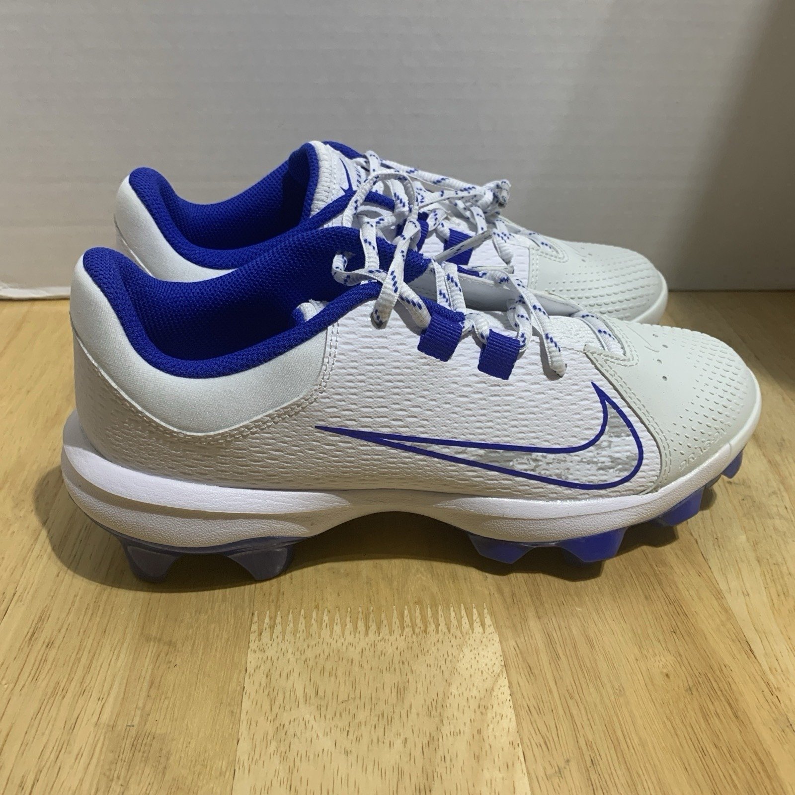 Nike Hyperdiamond 4 Pro Women's Size 7.5 White Blue Softball Cleats FZ0921-101