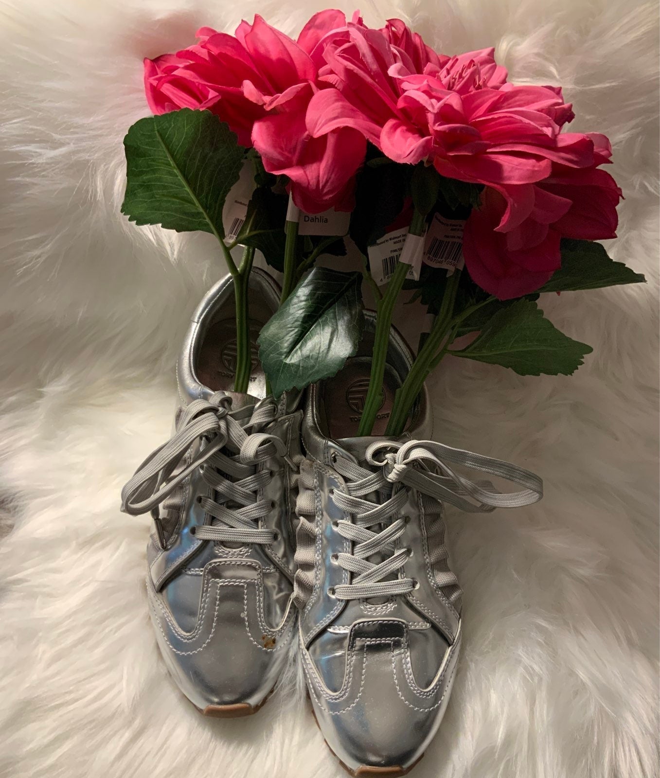 sneakers for woman