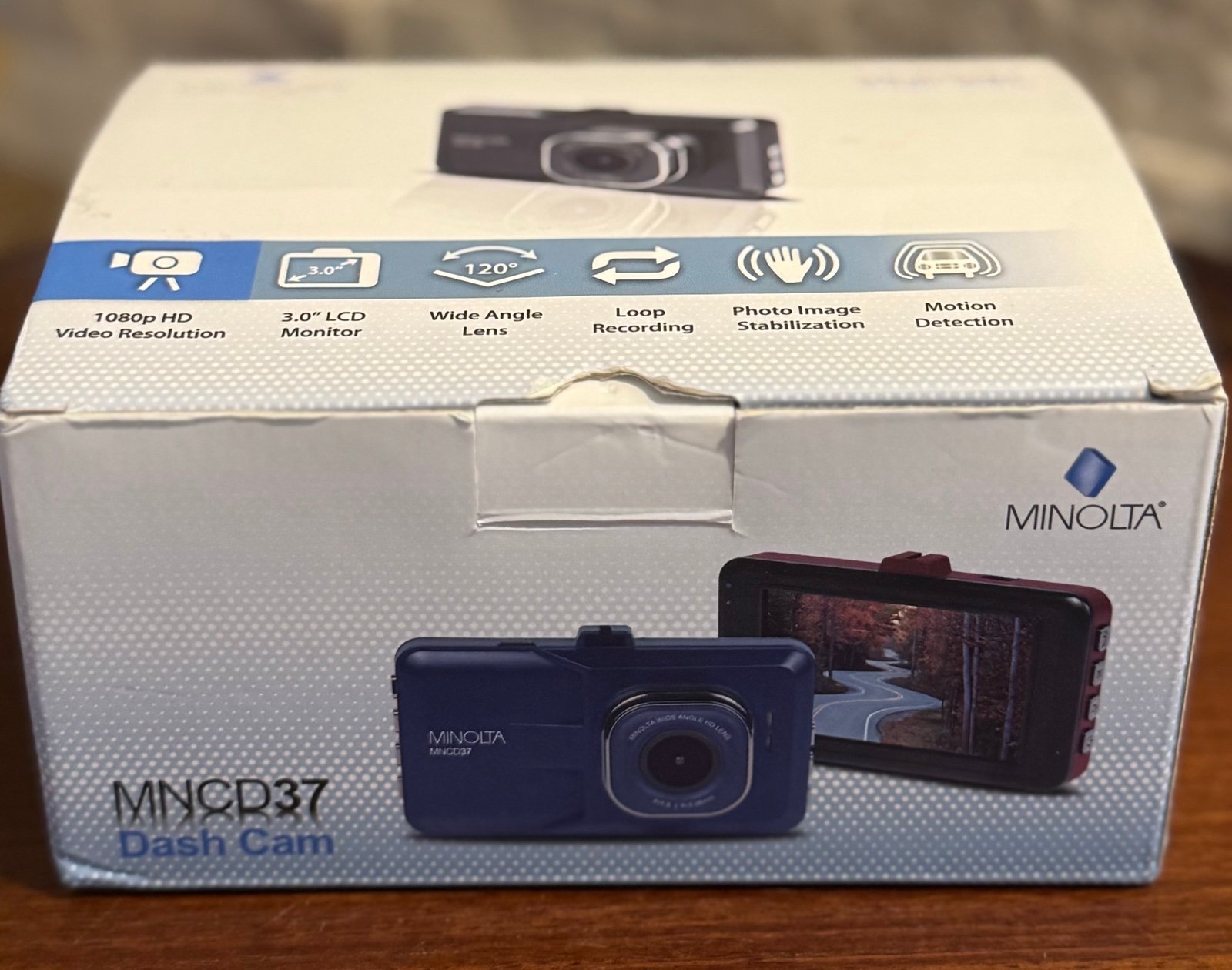 Minolta MNCD37 Full HD 3 LCD Screen Dash Cam In Black New In Box.