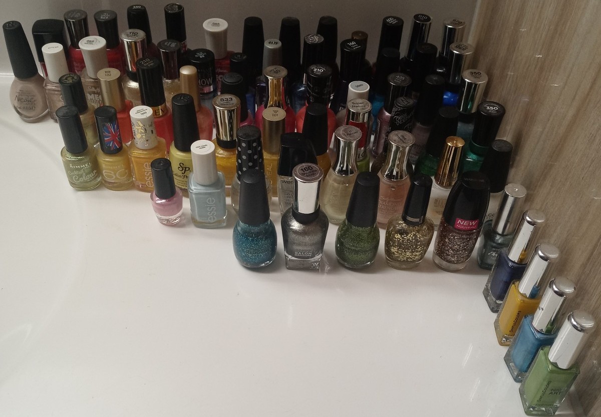 65+ Nail polish bundle