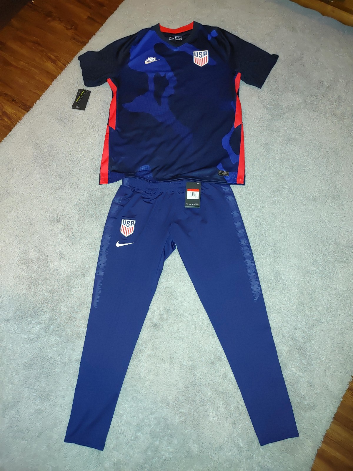 Nike Womens USA Jersey & Pants Combo Large