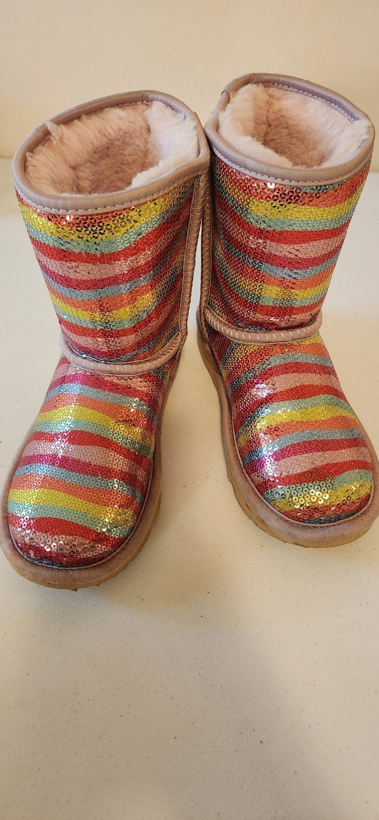 Uggs girls size 3 with sequin