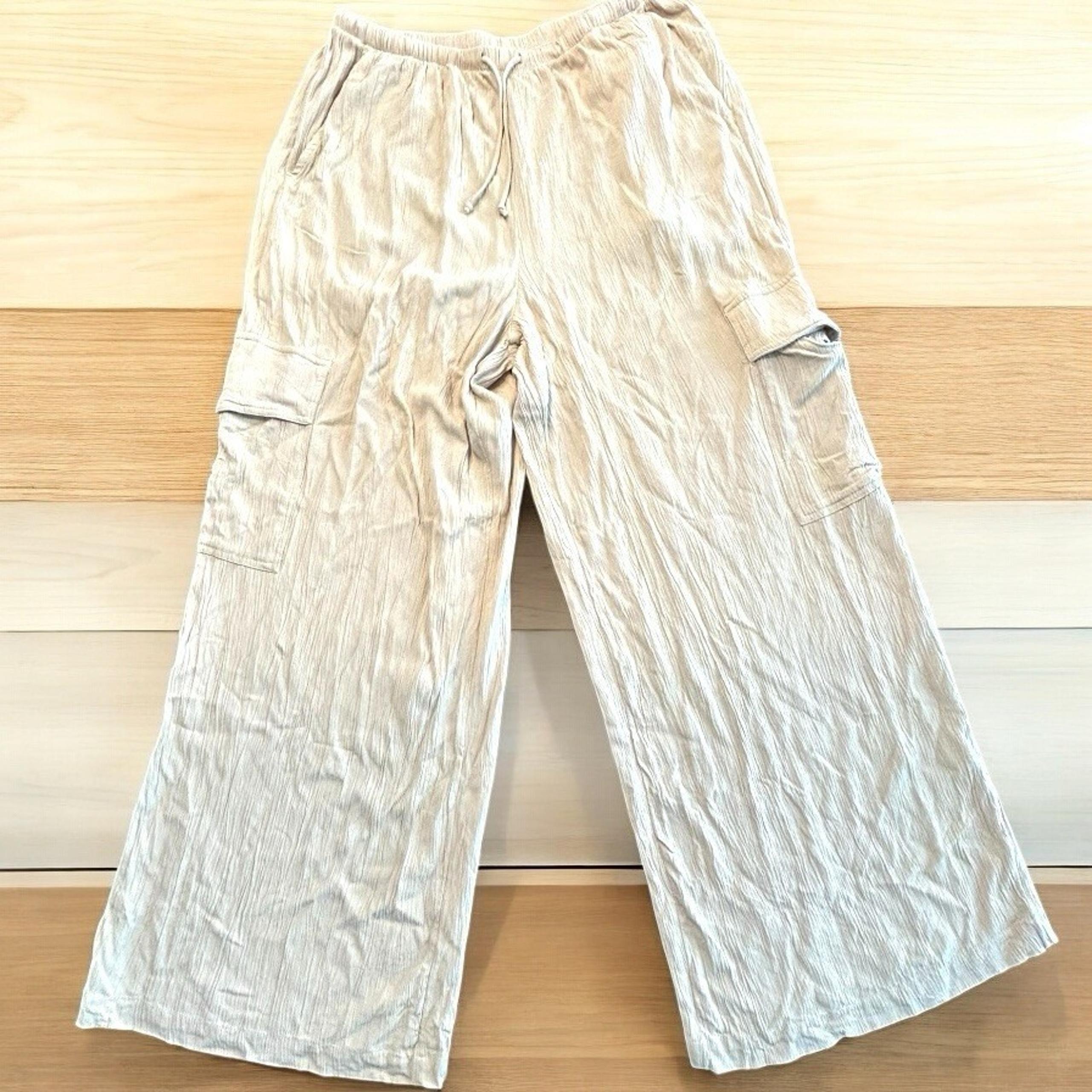 Billabong Women's Beige Crinkle Wide Leg Cargo Pants Sz M (6–8) 28x25 Boho