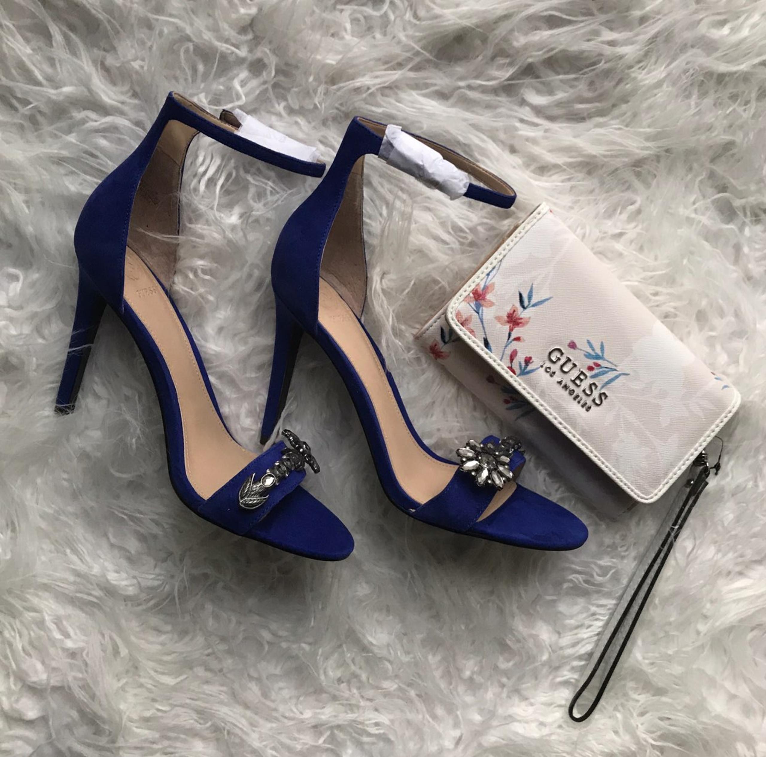NWT Classy Suede Heel/Smartphone Bundle