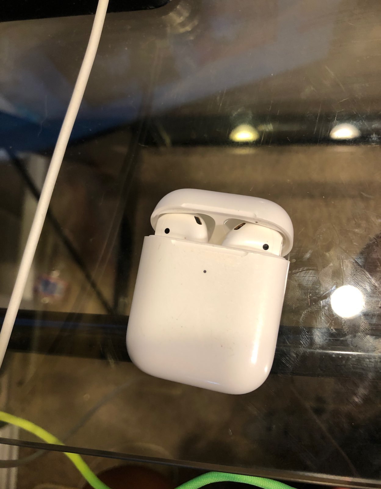 AirPods (1st generation)