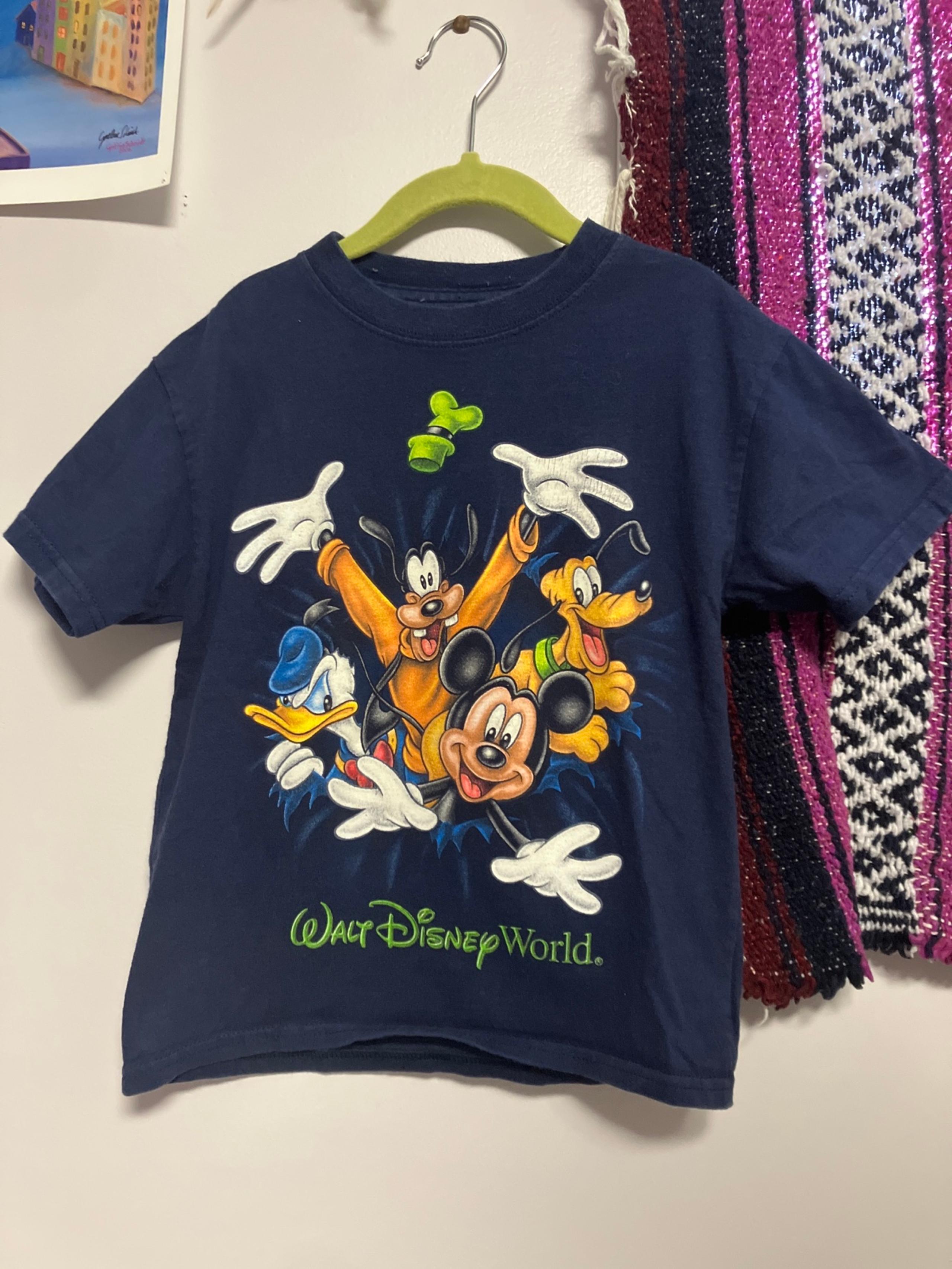 Vintage Disneyland tee with graphic on front and back size xs (4-5)