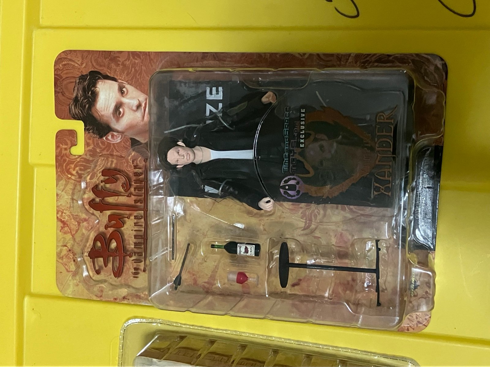 Vampire Xander figure