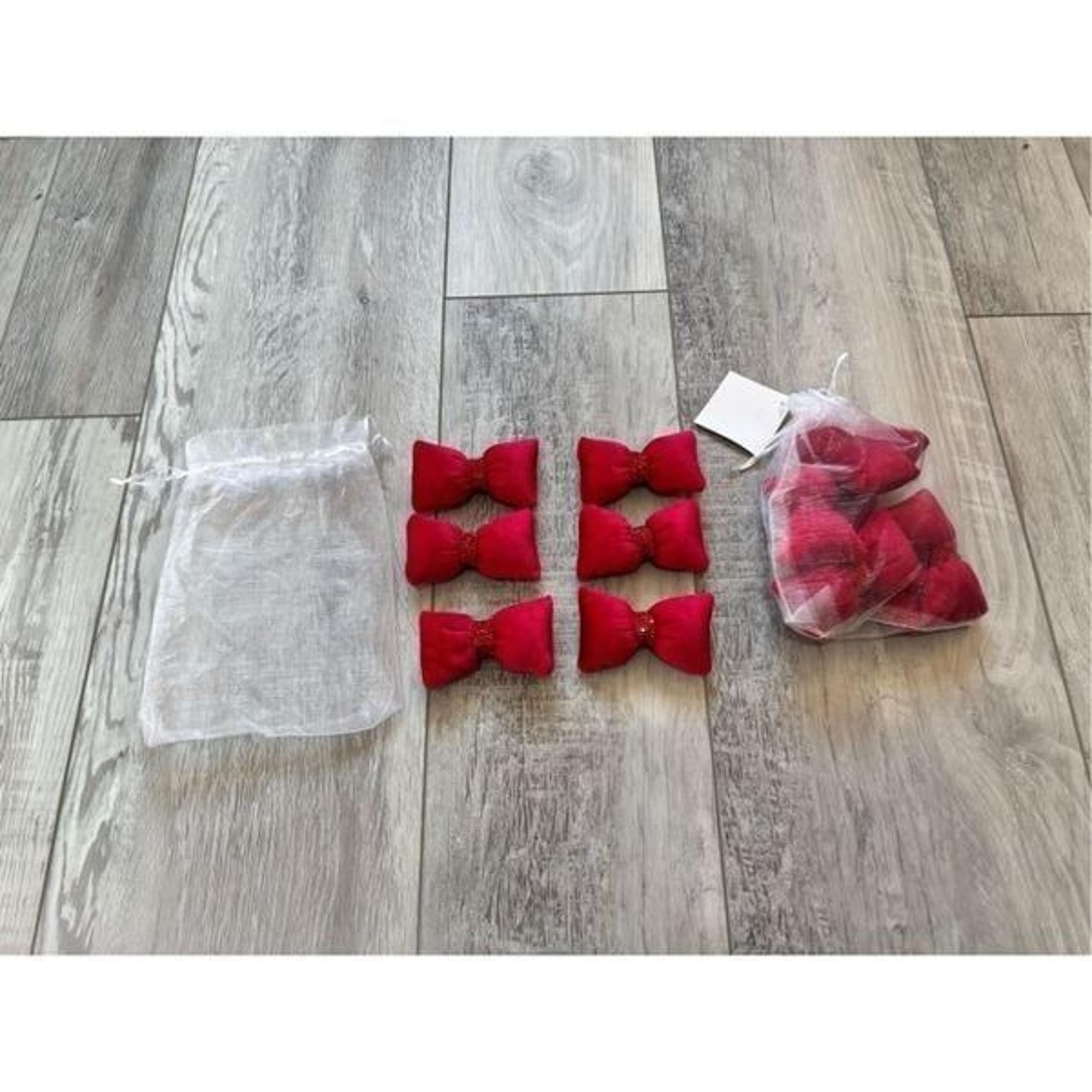 Hobby Lobby red plush bow fillers NWT, valentine, wedding decor