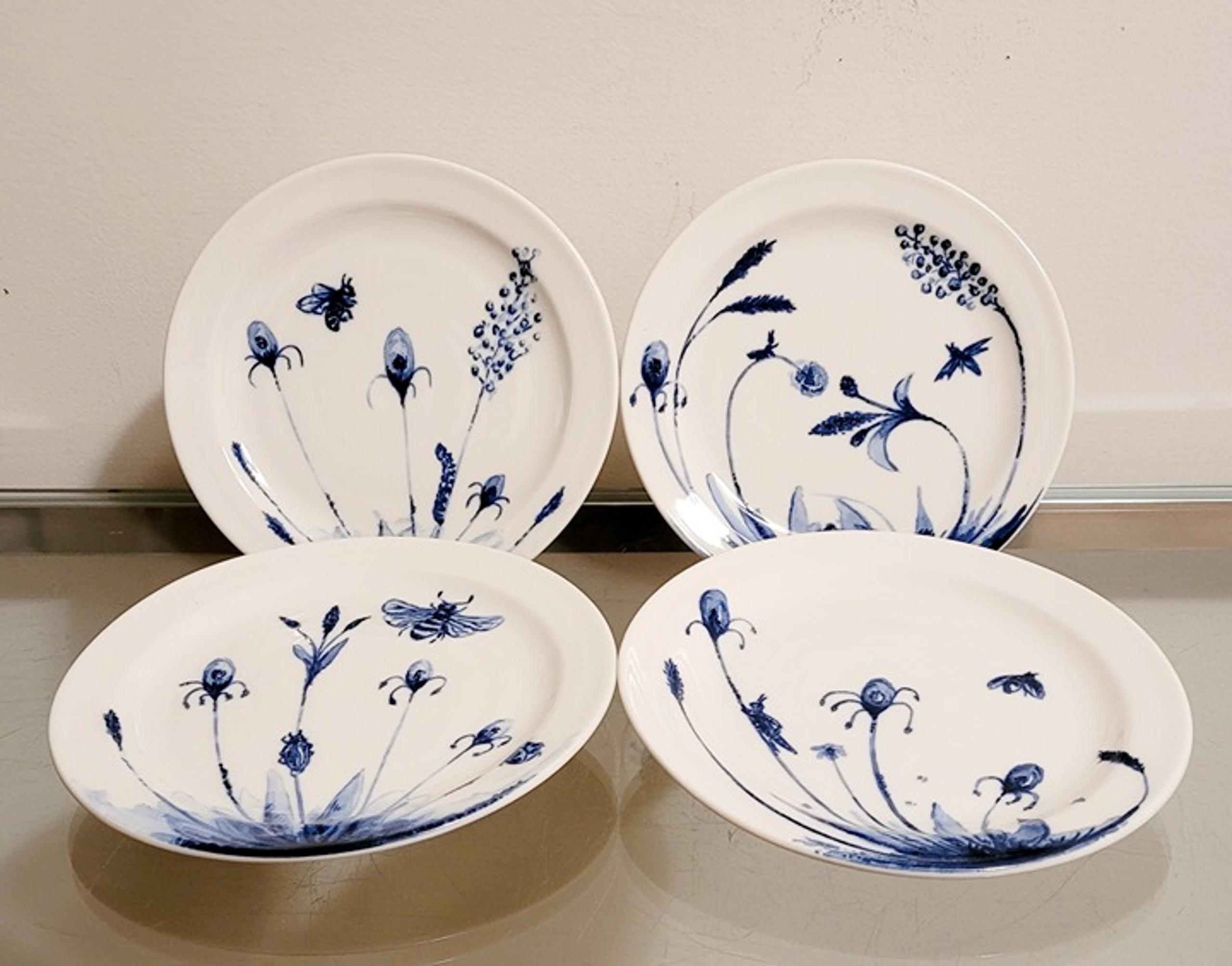 Williams Sonoma Printemps Blue & White Flowers & Bees Appetizer Plates Set of 4