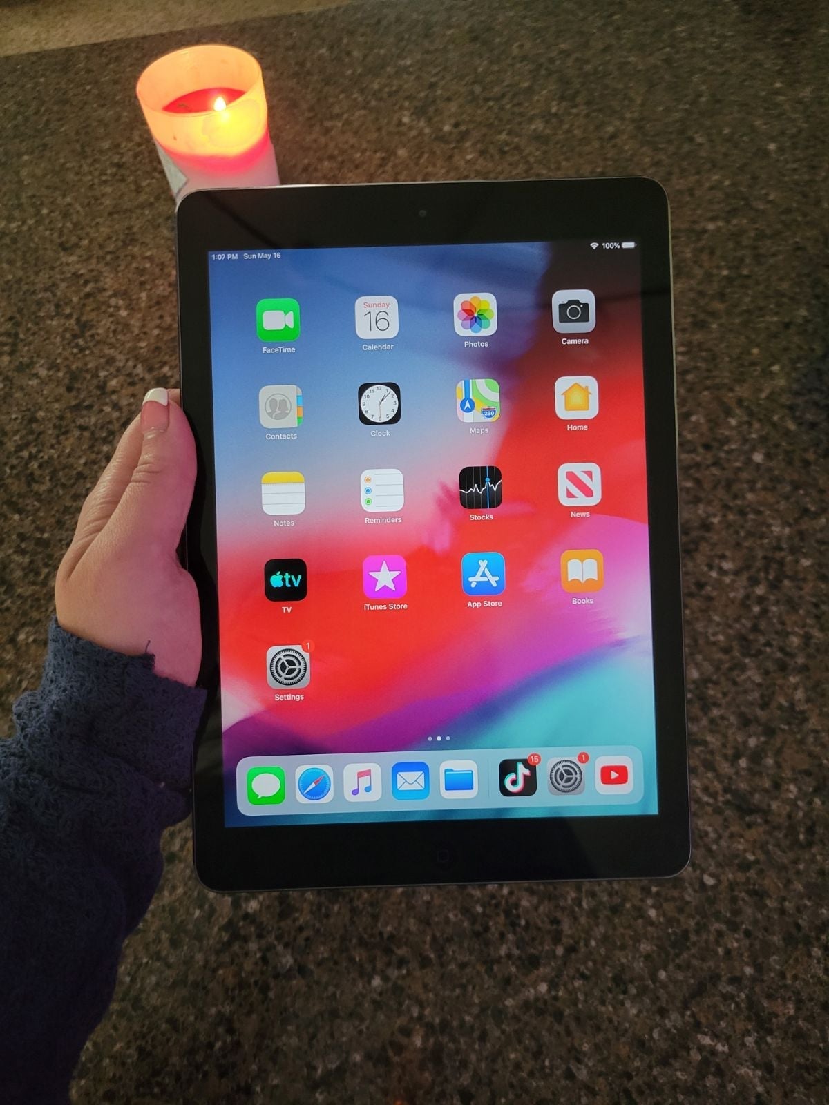 Apple iPad AIR 32GB WiFi 9.7in Tablet