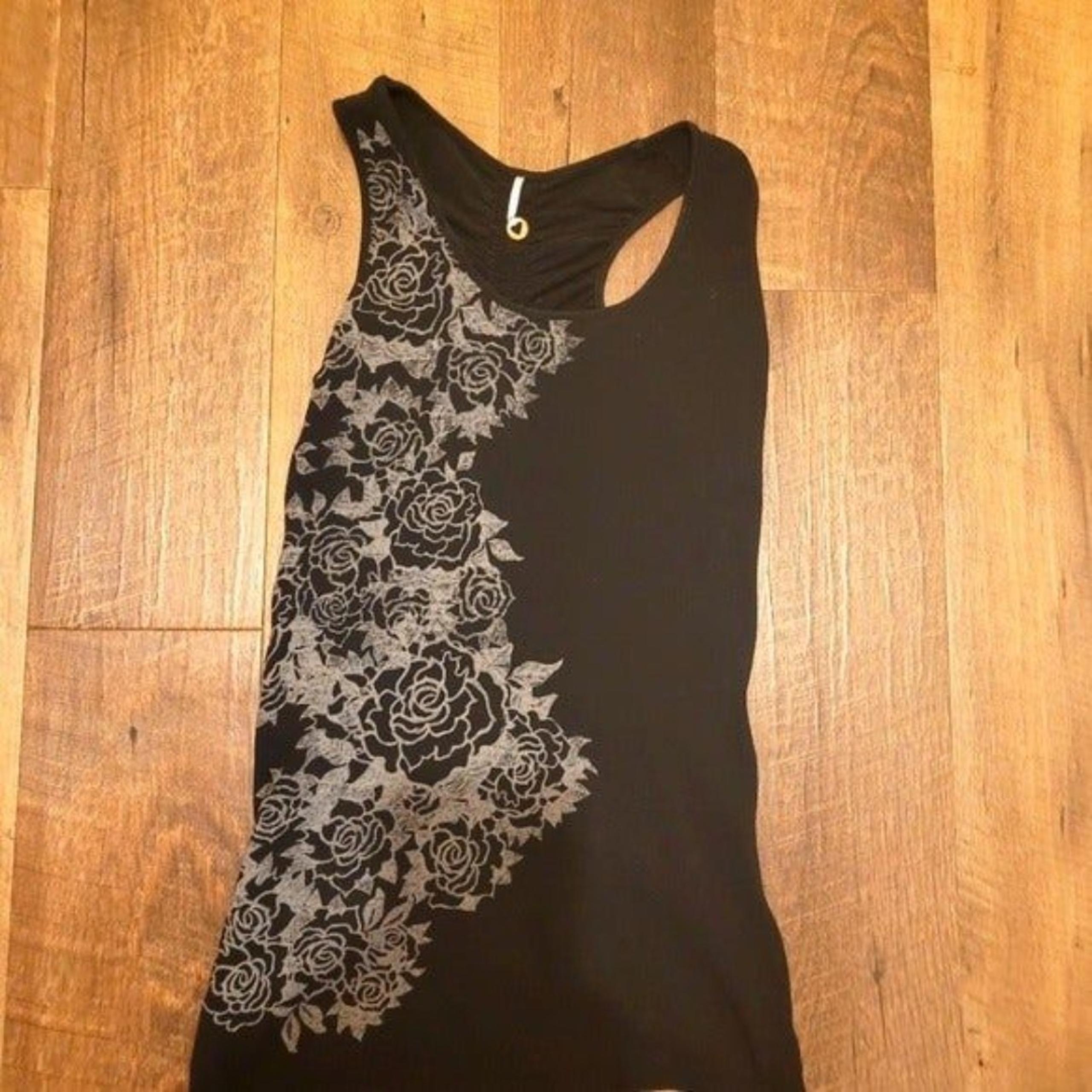Black Tank Top Robin K LARGE