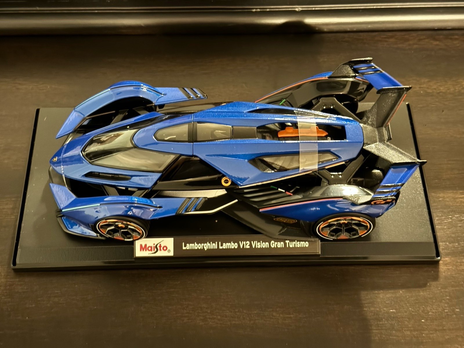 Maisto 1:18 Lamborghini Vision Blue