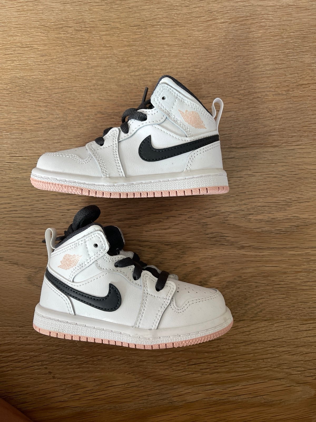 Jordan 1 MID Toddler size 6c