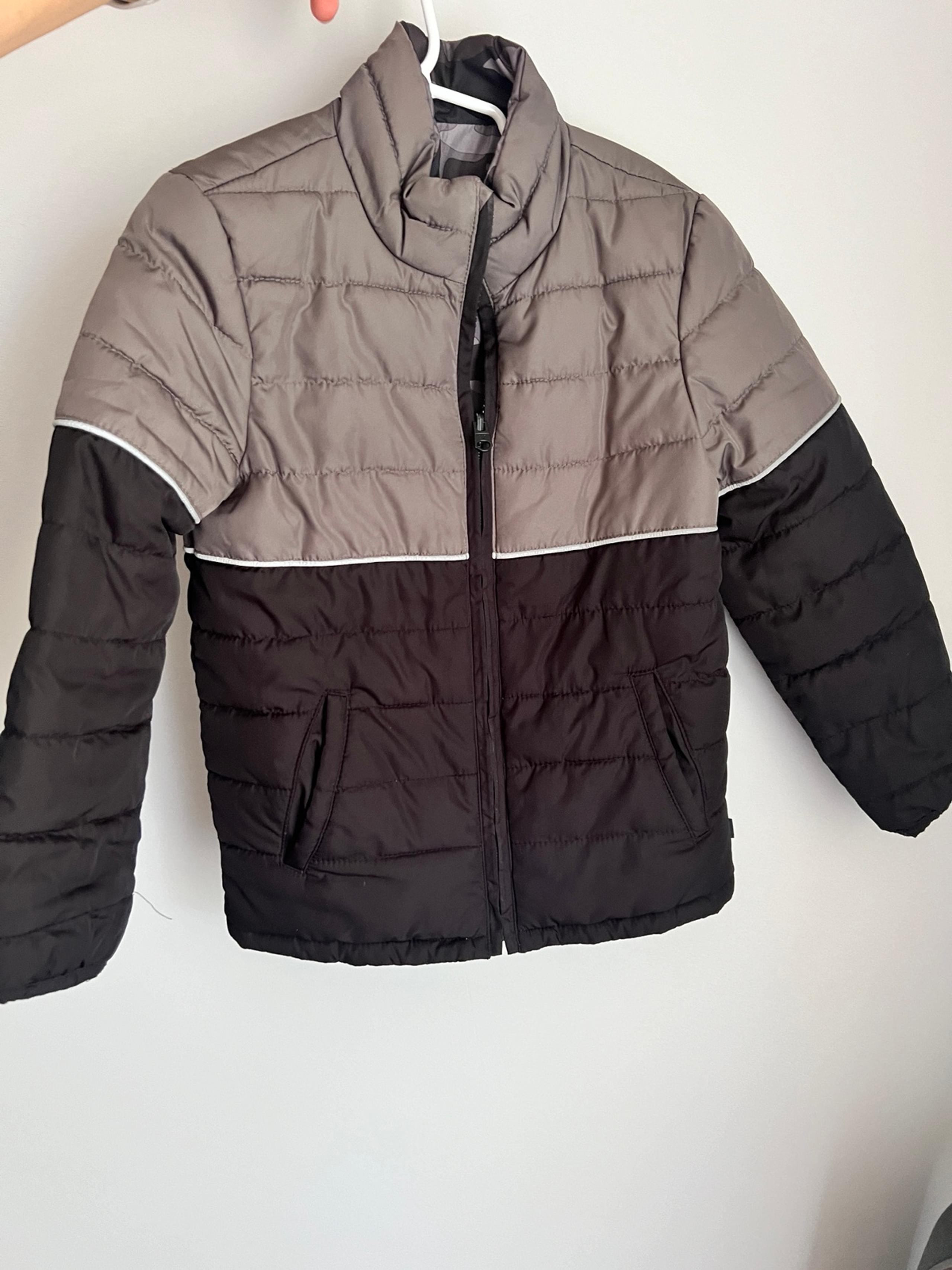 GAP boys reversible jacket  size xs (4-5)