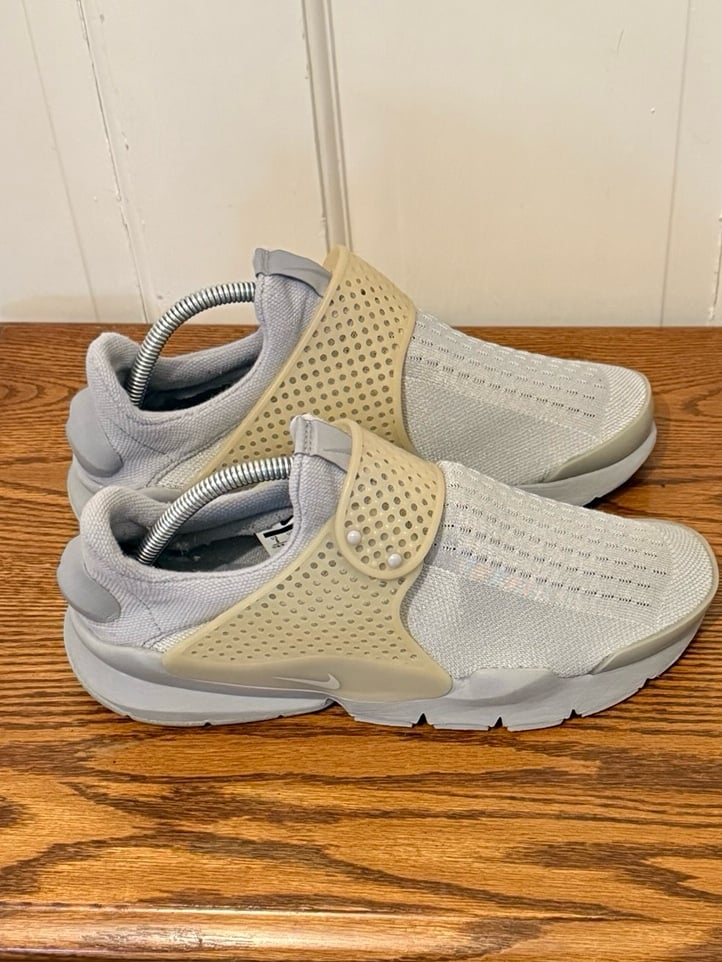 Nike Men’s Size 8 Grey Sock Dart Sneakers No Box :)