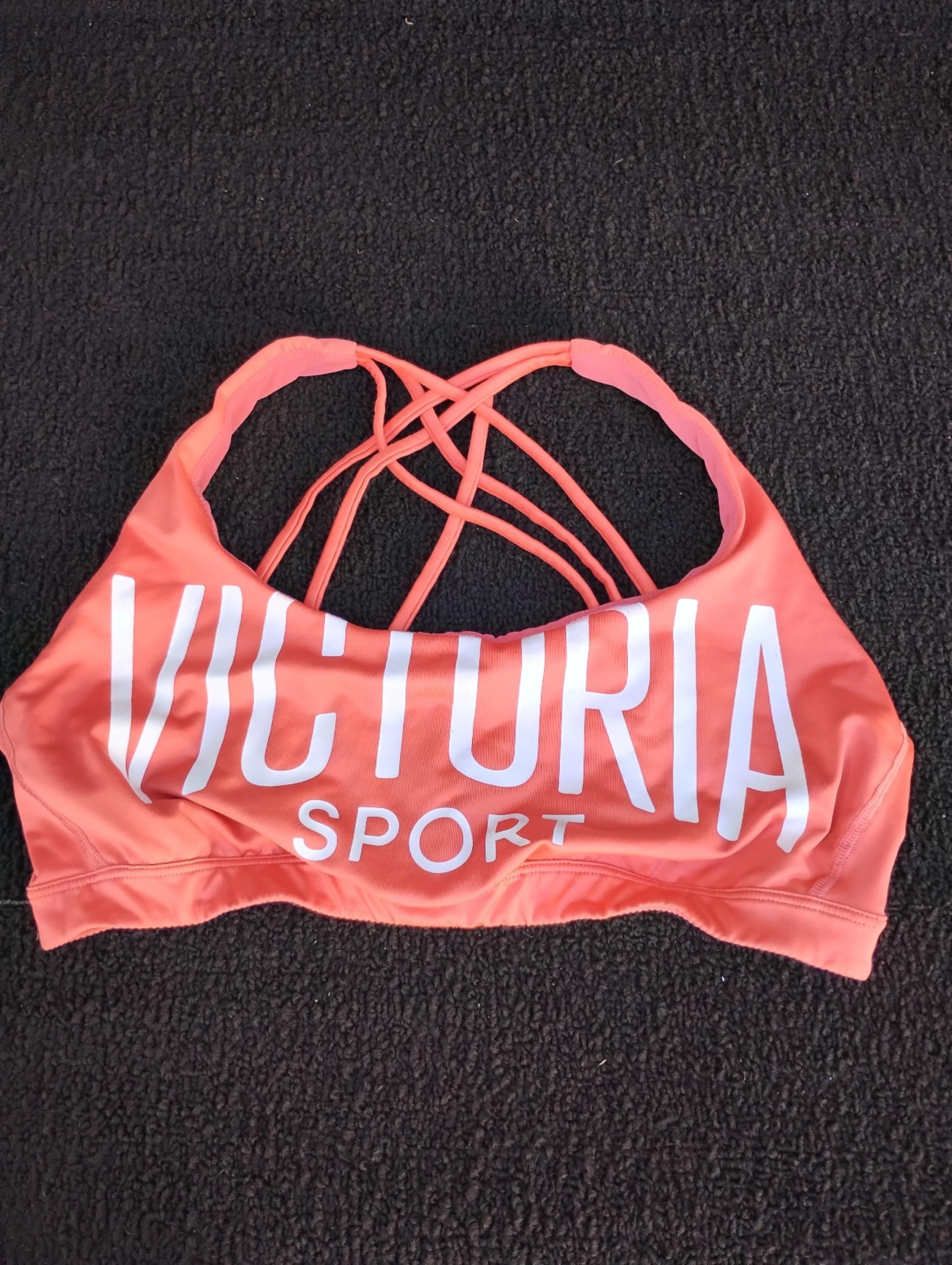 Women's Size Large Victoria secret sport bra top in Excellent condition