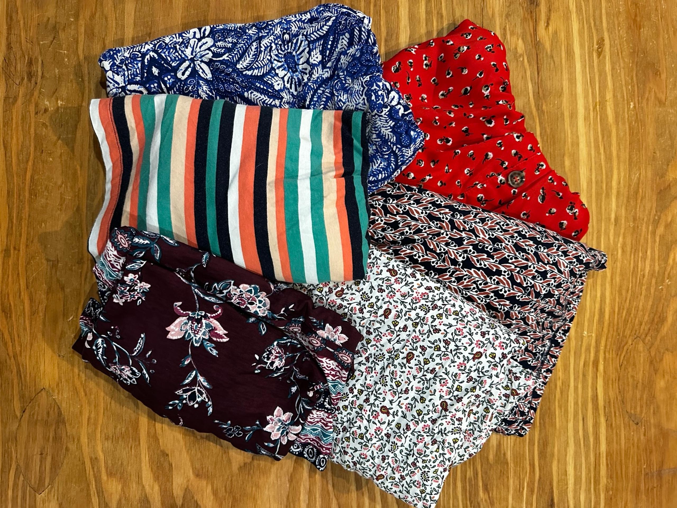 Women's dresses lot of 6 (six)