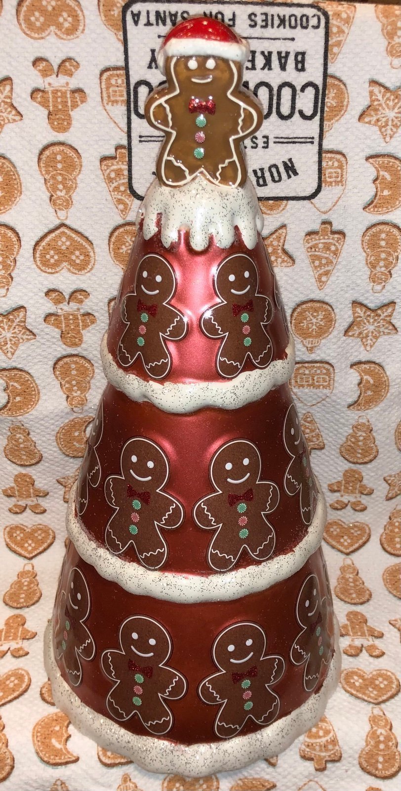 Homeworx by Slatkin & Co Gingerbread Men Gingerbread Tree Candle