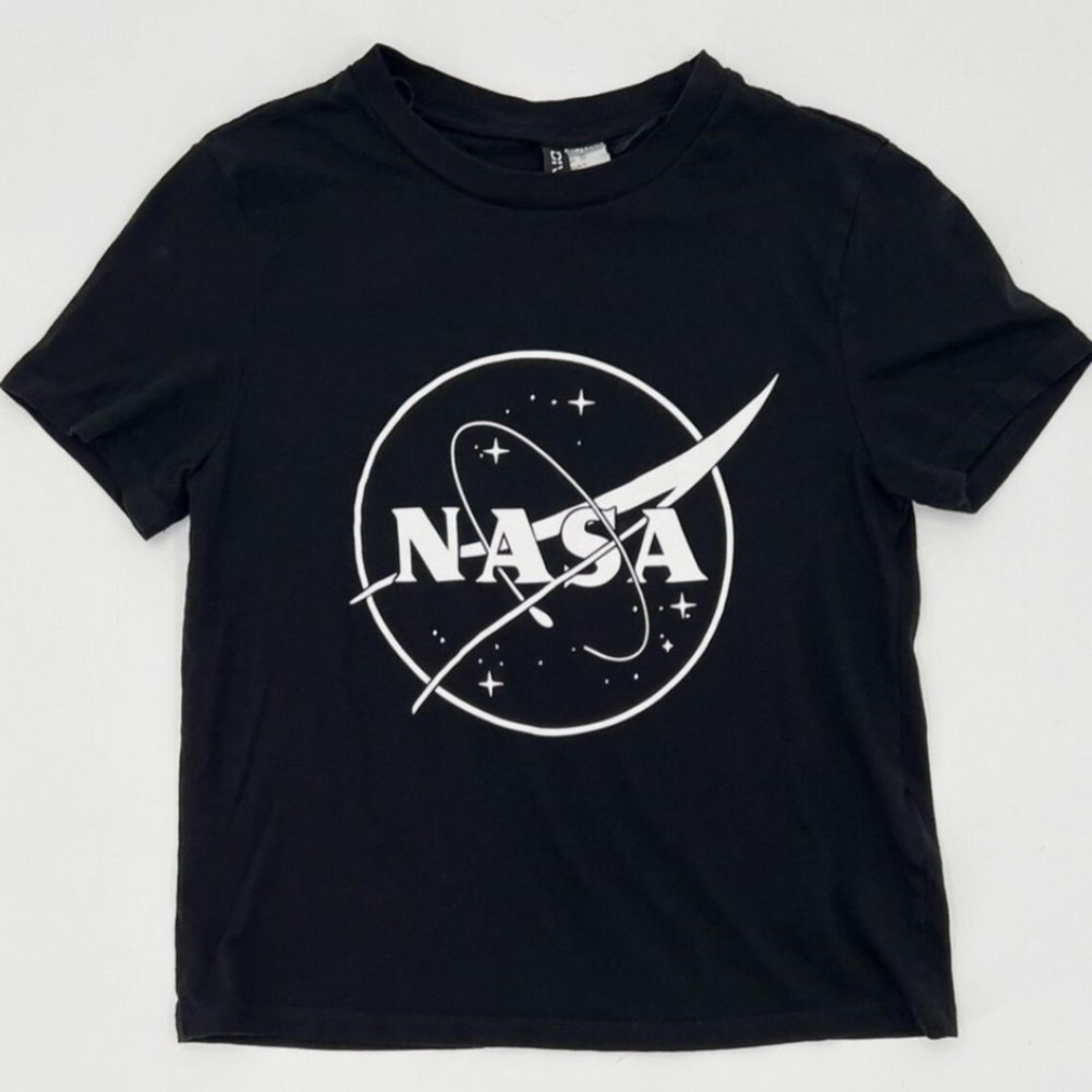 H&M Women’s NASA Black Short Sleeve T-shirt Size Medium