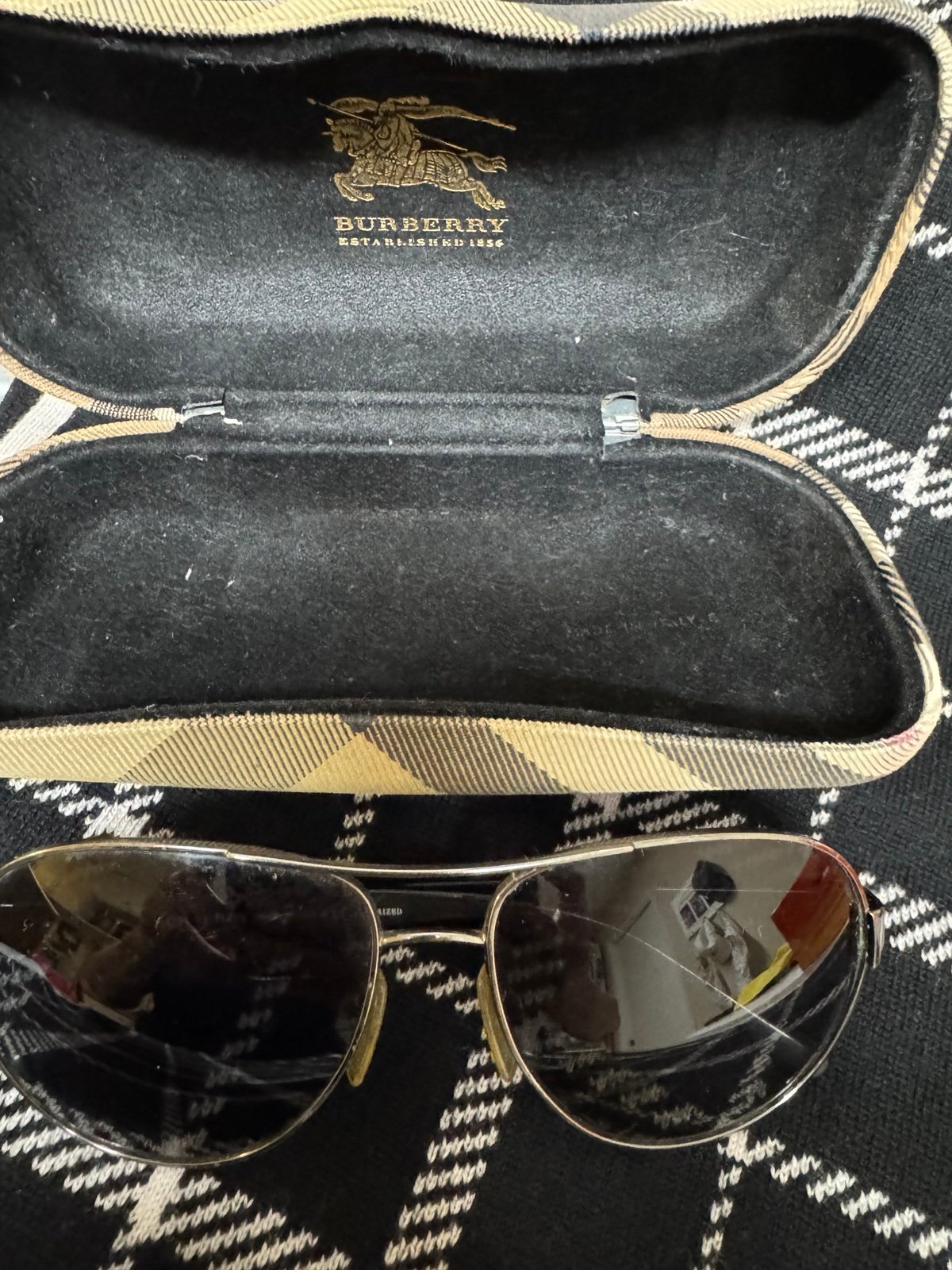 Burberry Aviator sunglasses