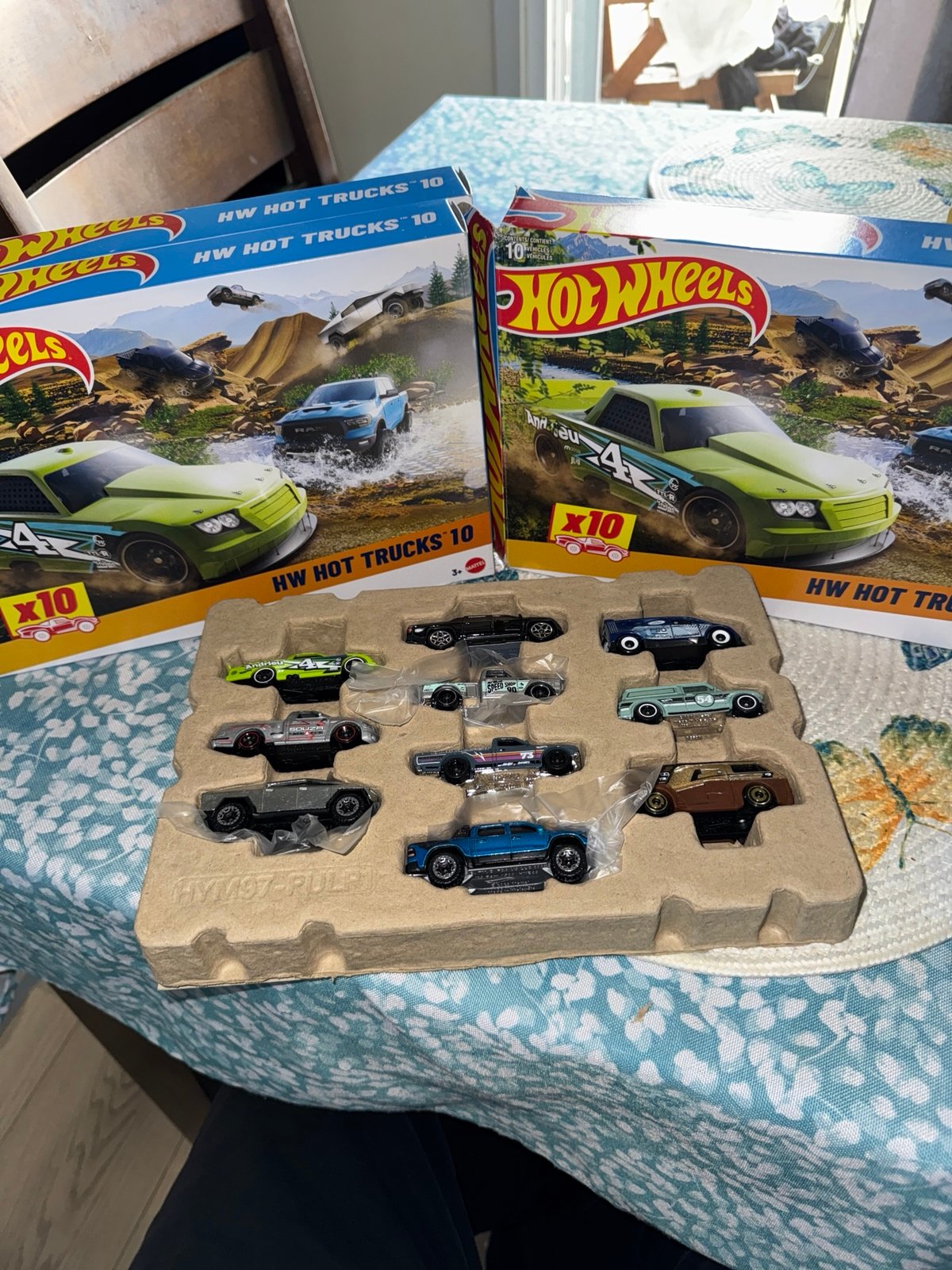 HW HOT TRUCKS 10