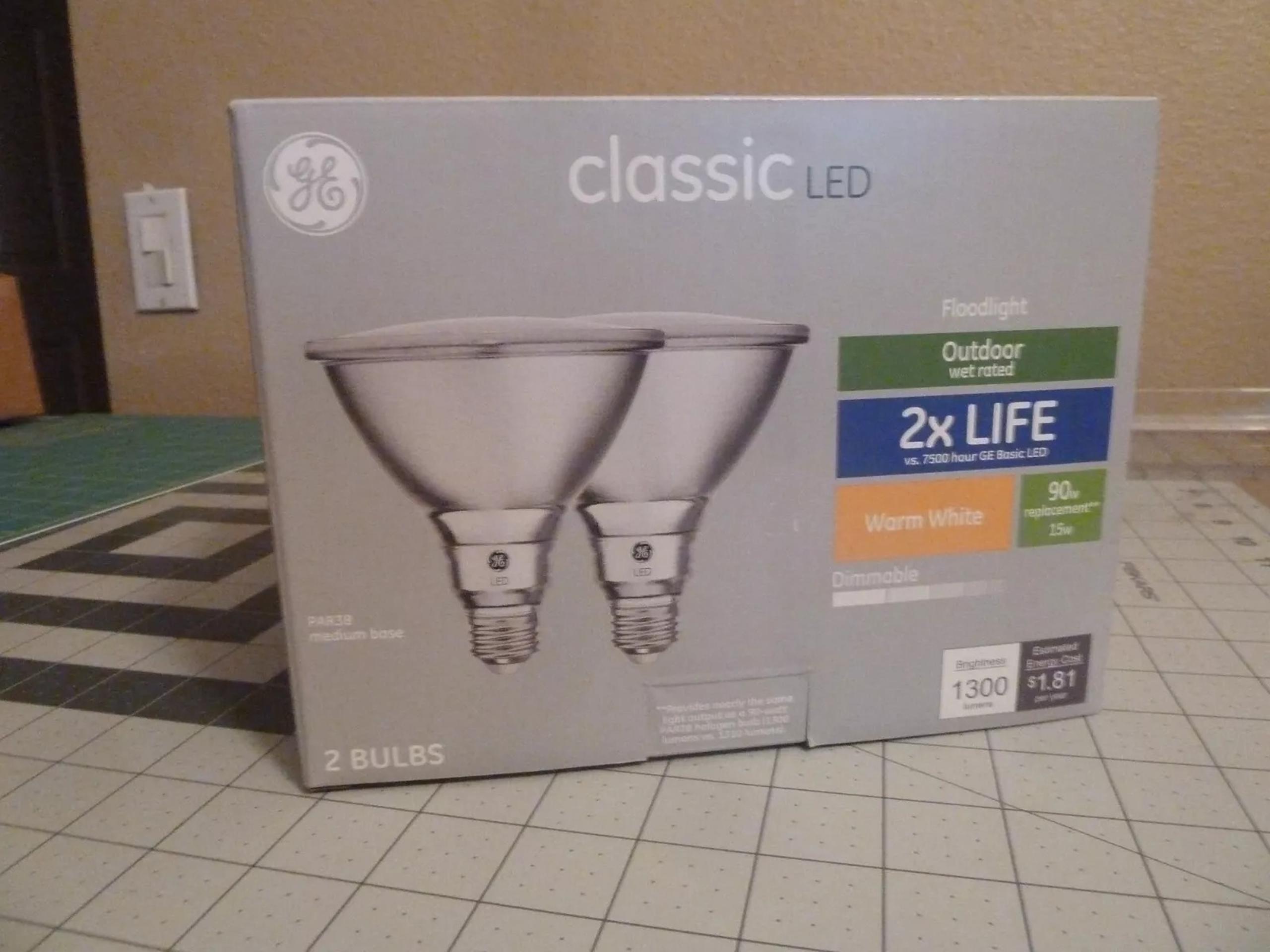 2-Pack GE Classic LED 90w/15w Warm White Dimmable Outdoor Floodlight Par38 - NEW
