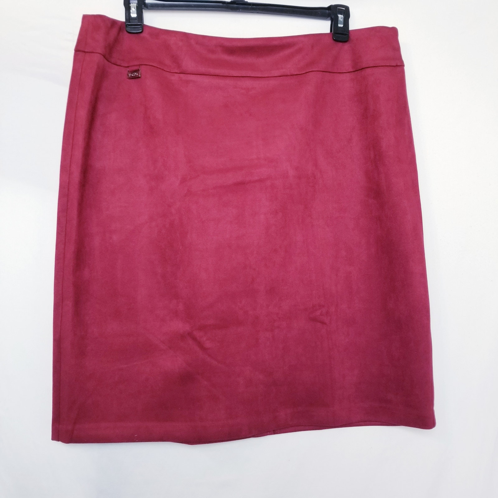 SOHO Burgundy /Red Stretch Faux Suede Pull-on ASkirt 40 in Waist
