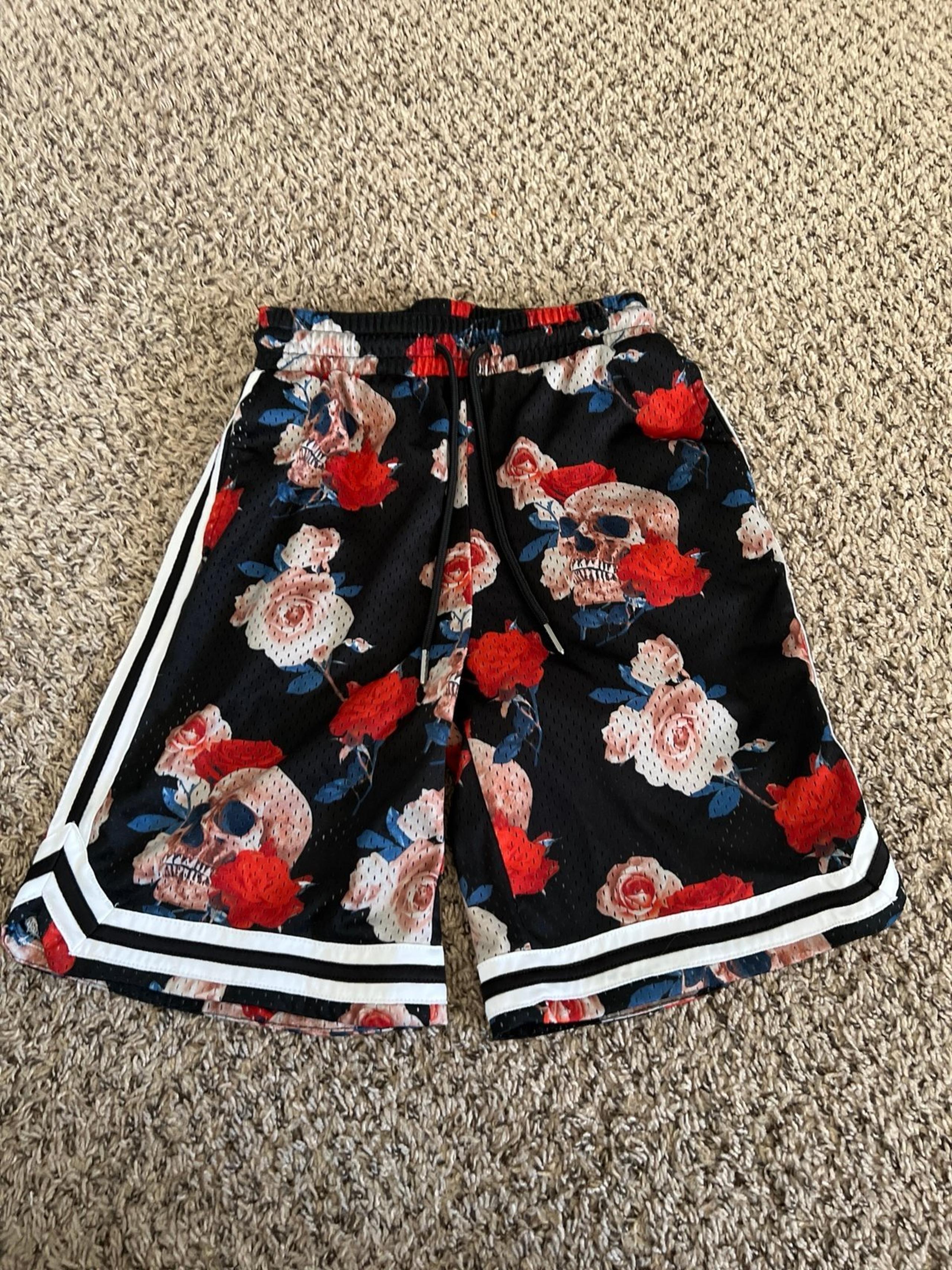 No Boundaries Men’s Black Skull Roses Athletic Shorts Size Extra Small